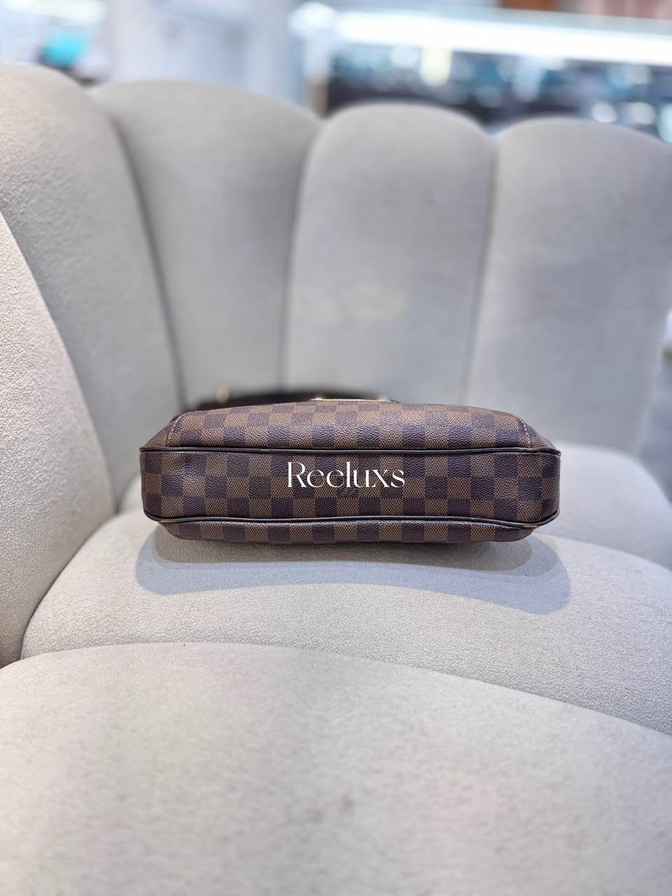 LOUIS VUITTON LV Damier Ebene Thames Bag