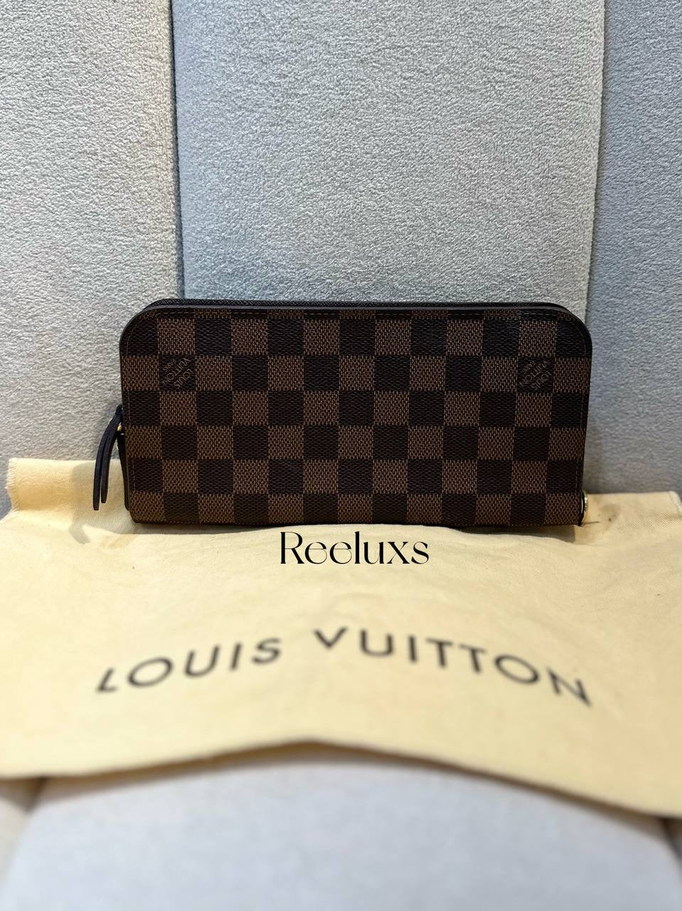 LOUIS VUITTON LV Zippy Wallet in Damier Ebene Canvas