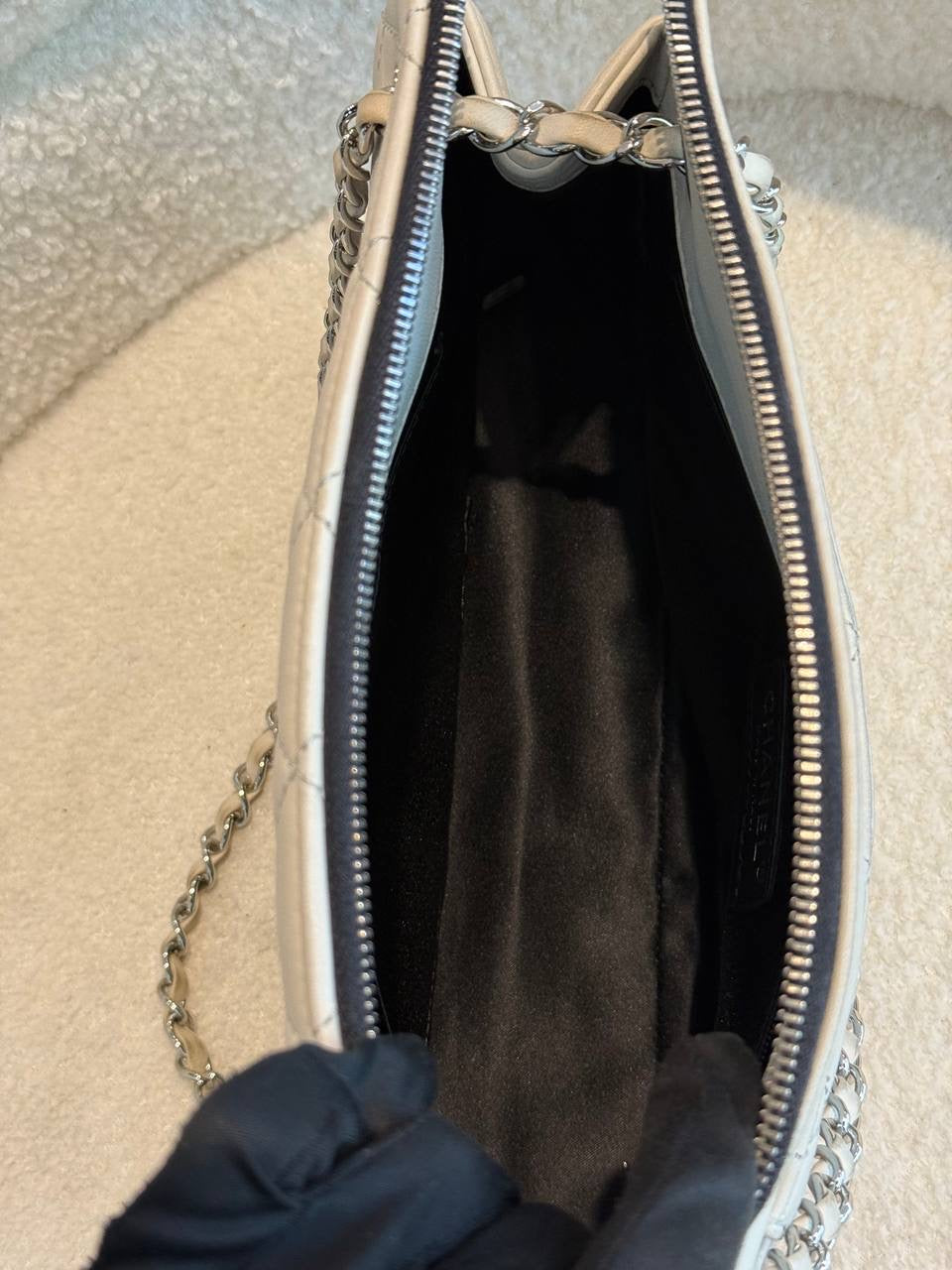 Chanel White/Black Quilted Leather Zip Flap Bag