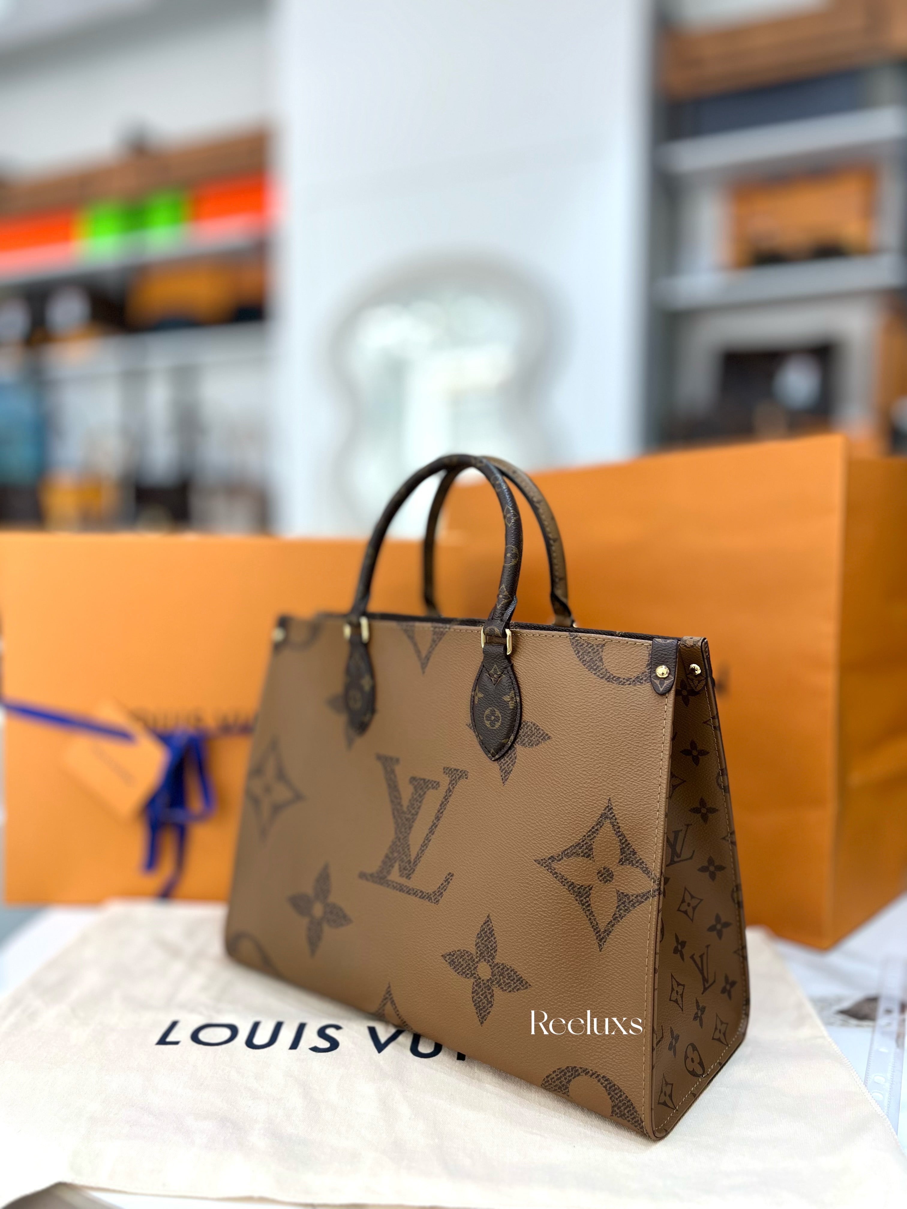 LOUIS VUITTON LV OnTheGo MM Monogram Canvas Handbag
