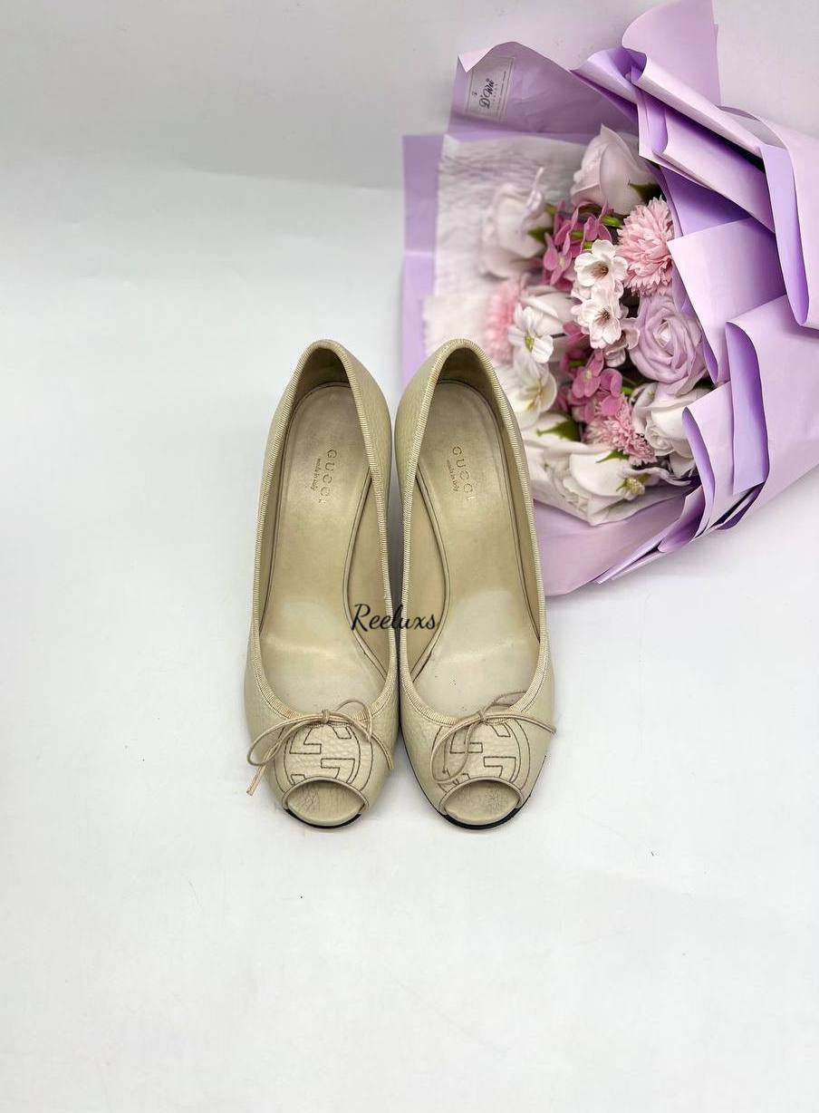 GUCCI Off White Leather Peep Toe Wedge Pumps Size 38