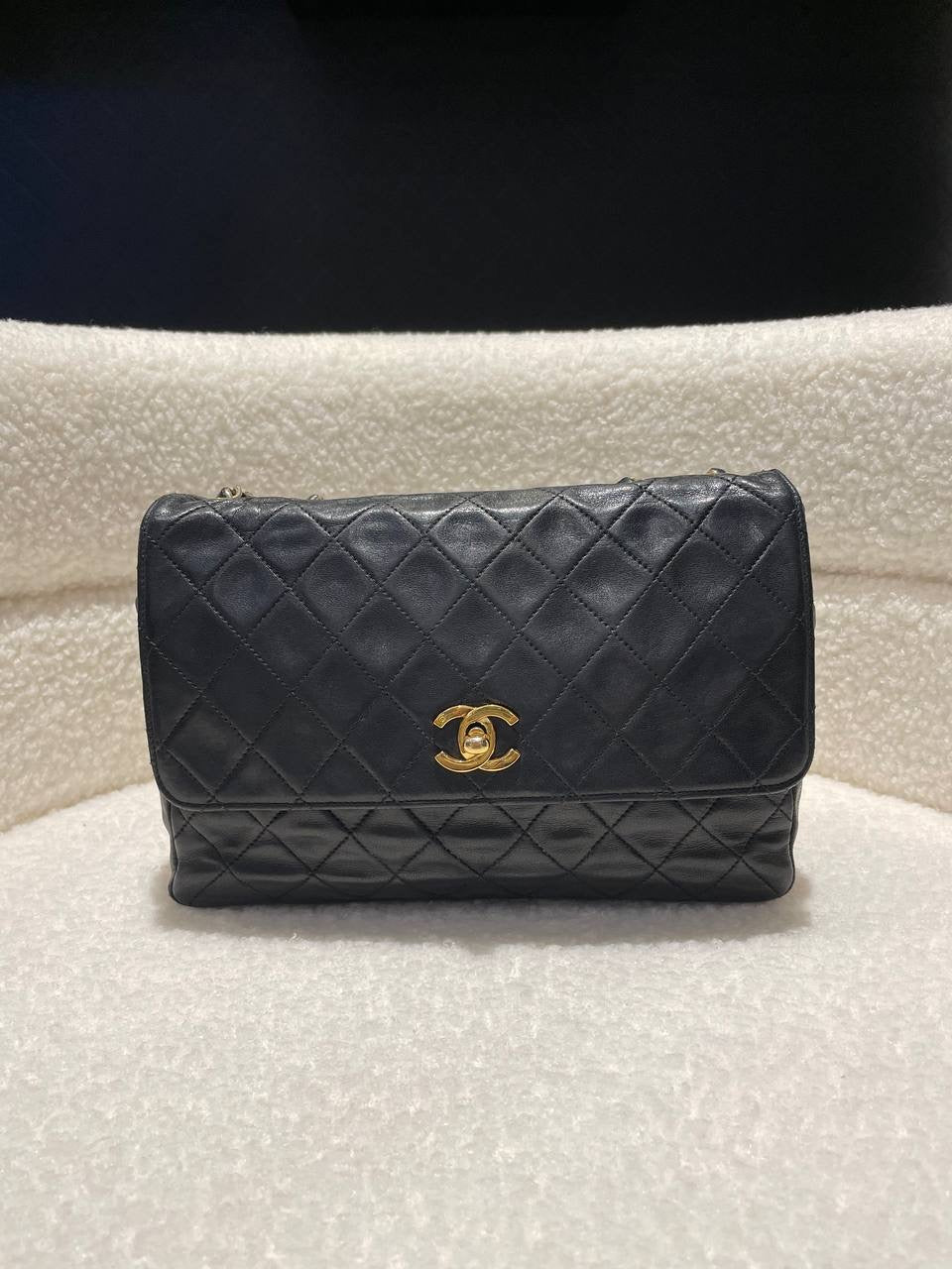 CHANEL LAMBSKIN CLASSIC FLAP SHOULDER BAG