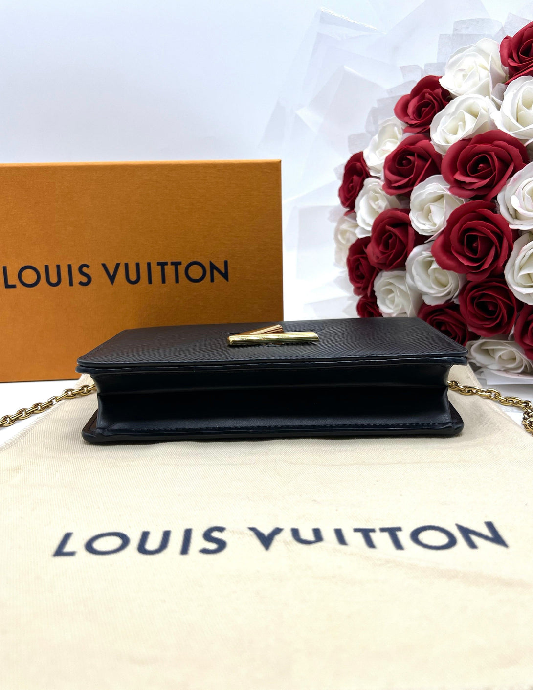 LOUIS VUITTON Twist Belt Wallet on Chain Epi Leather - Reeluxs 