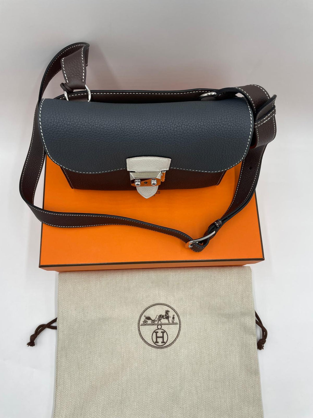 Hermes Sac a depeches 21 colorblock bag in Togo calfskin with Palladium plated