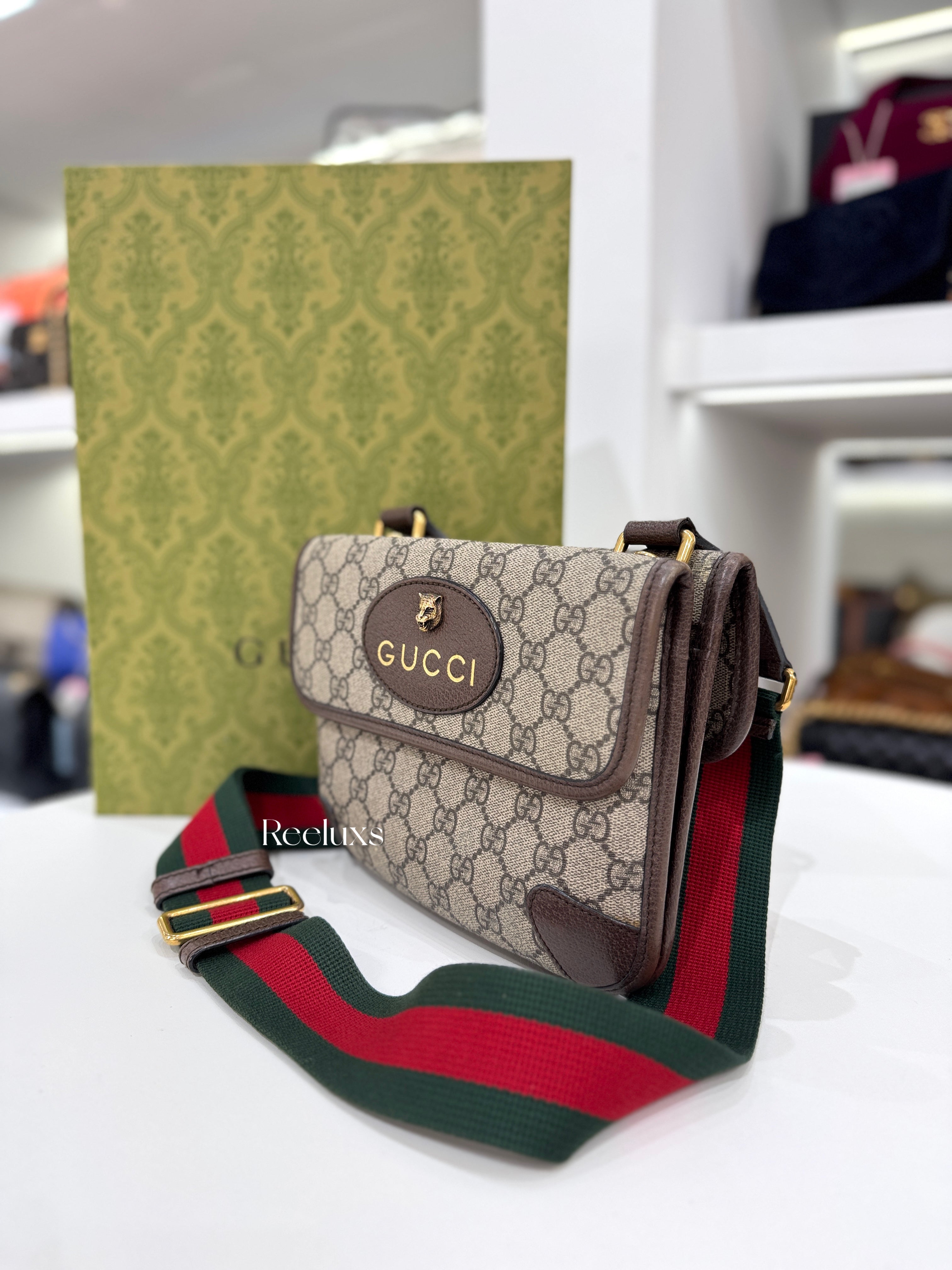 GUCCI Neo Vintage GG Supreme Messenger Bag