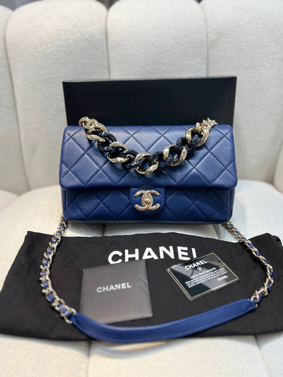 FULL SET CHANEL Resin Elegant Chain Flap Bag Quilted Lambskin Blue