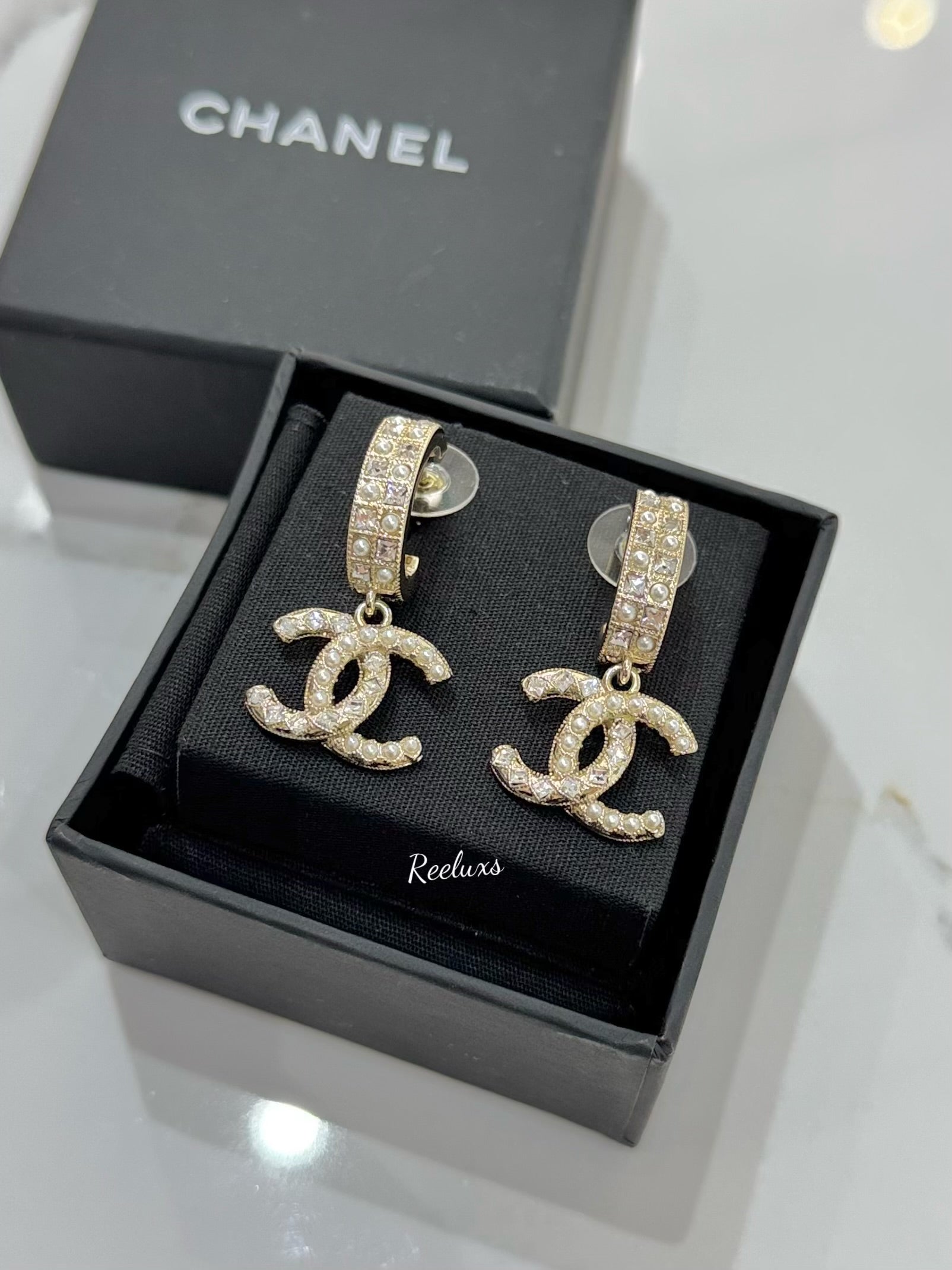 CHANEL CC Earring With Crystails and Pearls