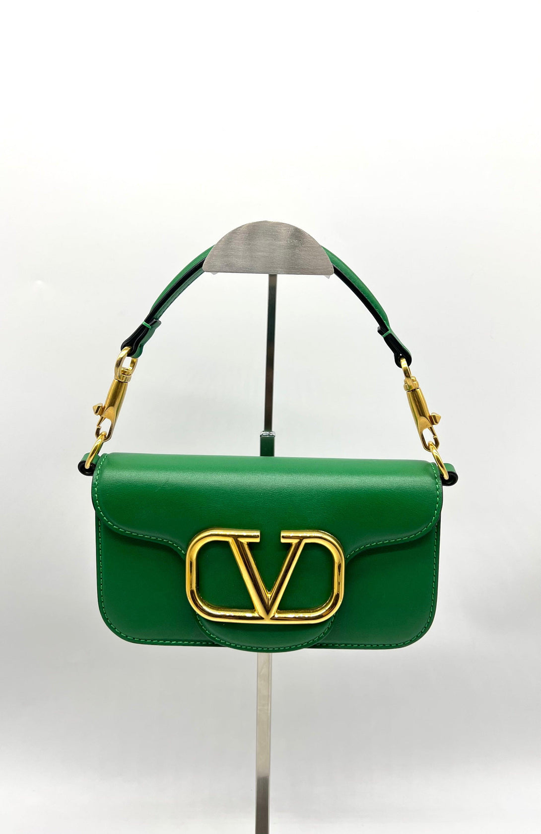 Valentino Locò VLogo Plaque Small Shoulder Bag - Reeluxs 