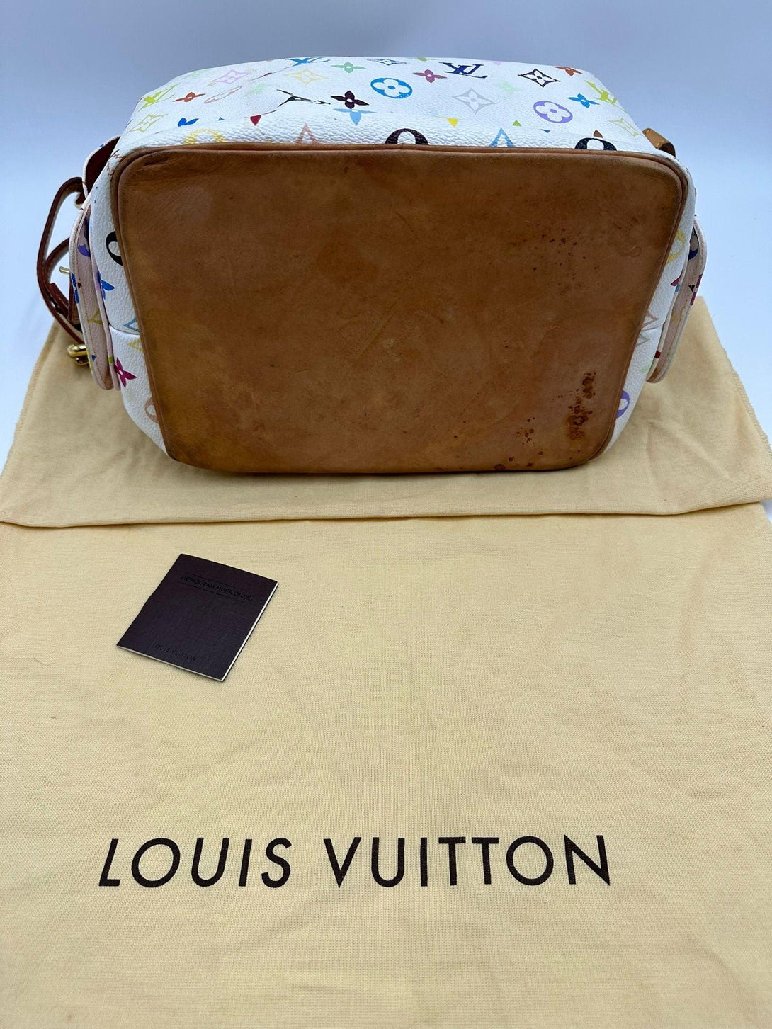 LOUIS VUITTON
Limited Edition Takashi Murakami X White Monogram Multicolore Noe Petite MM - Reeluxs 