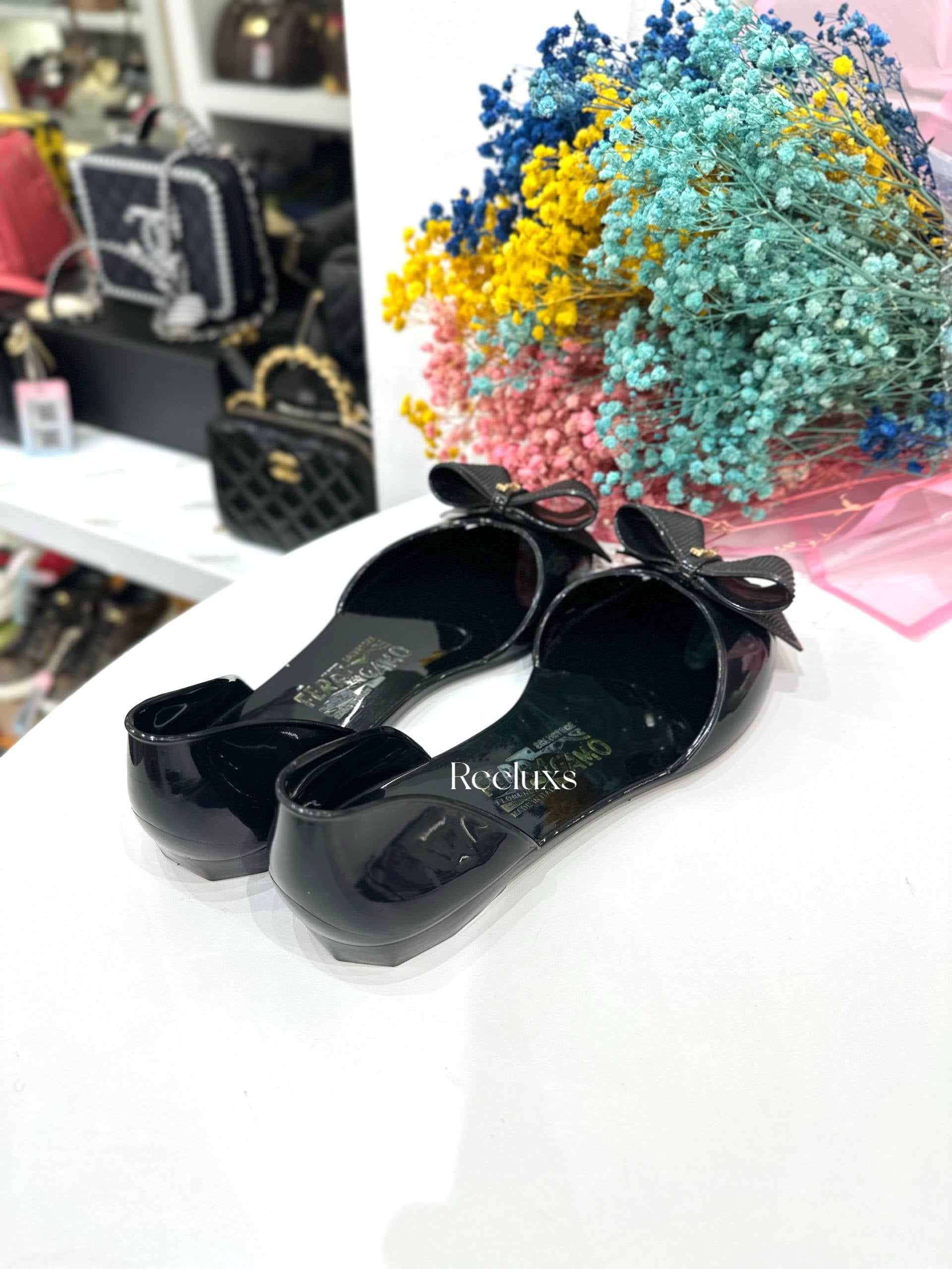 Salvatore Ferragamo Barbados jelly flat