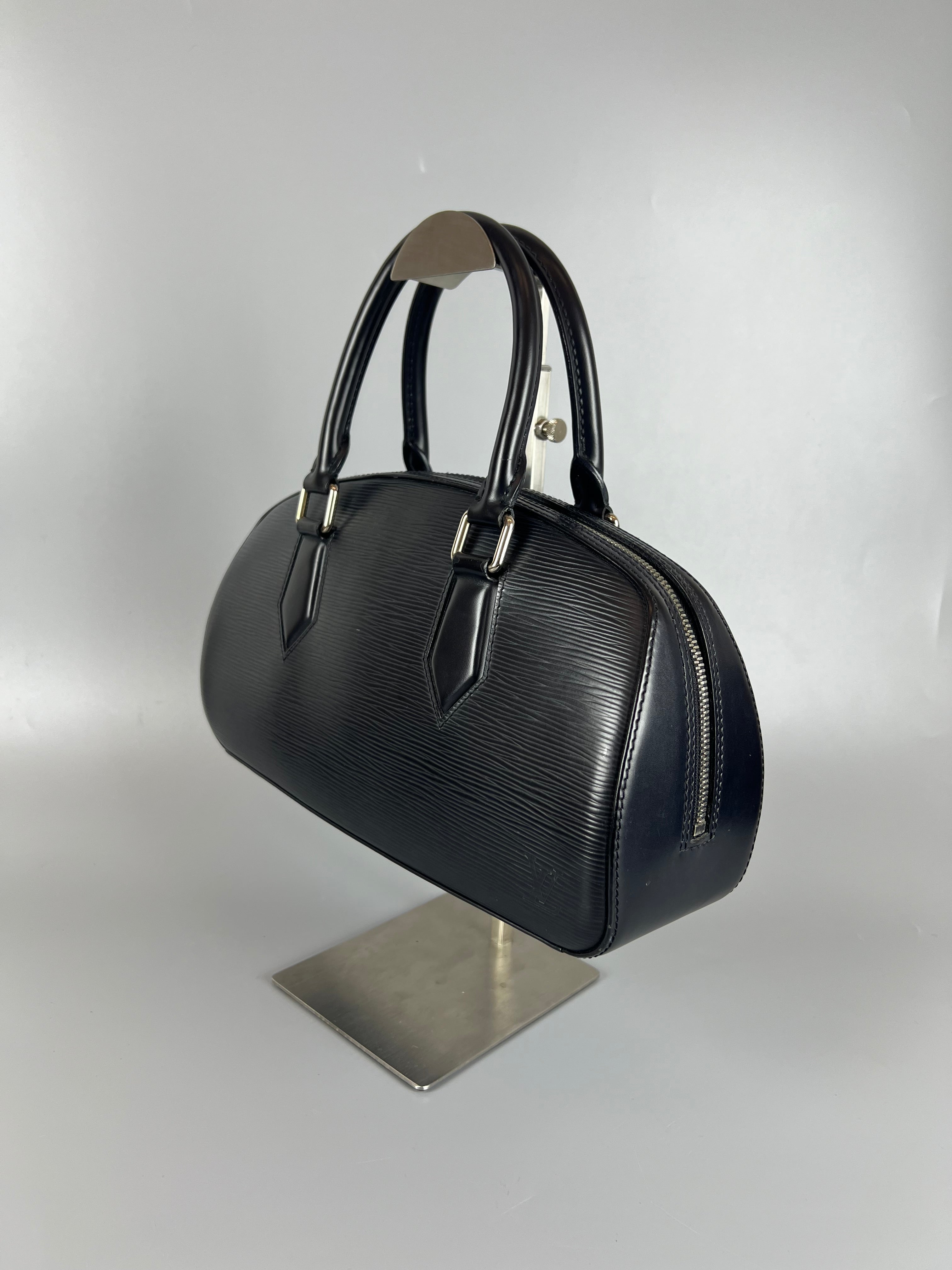 LOUIS VUITTON LV Vintage Jasmine Epi Noir Handbag