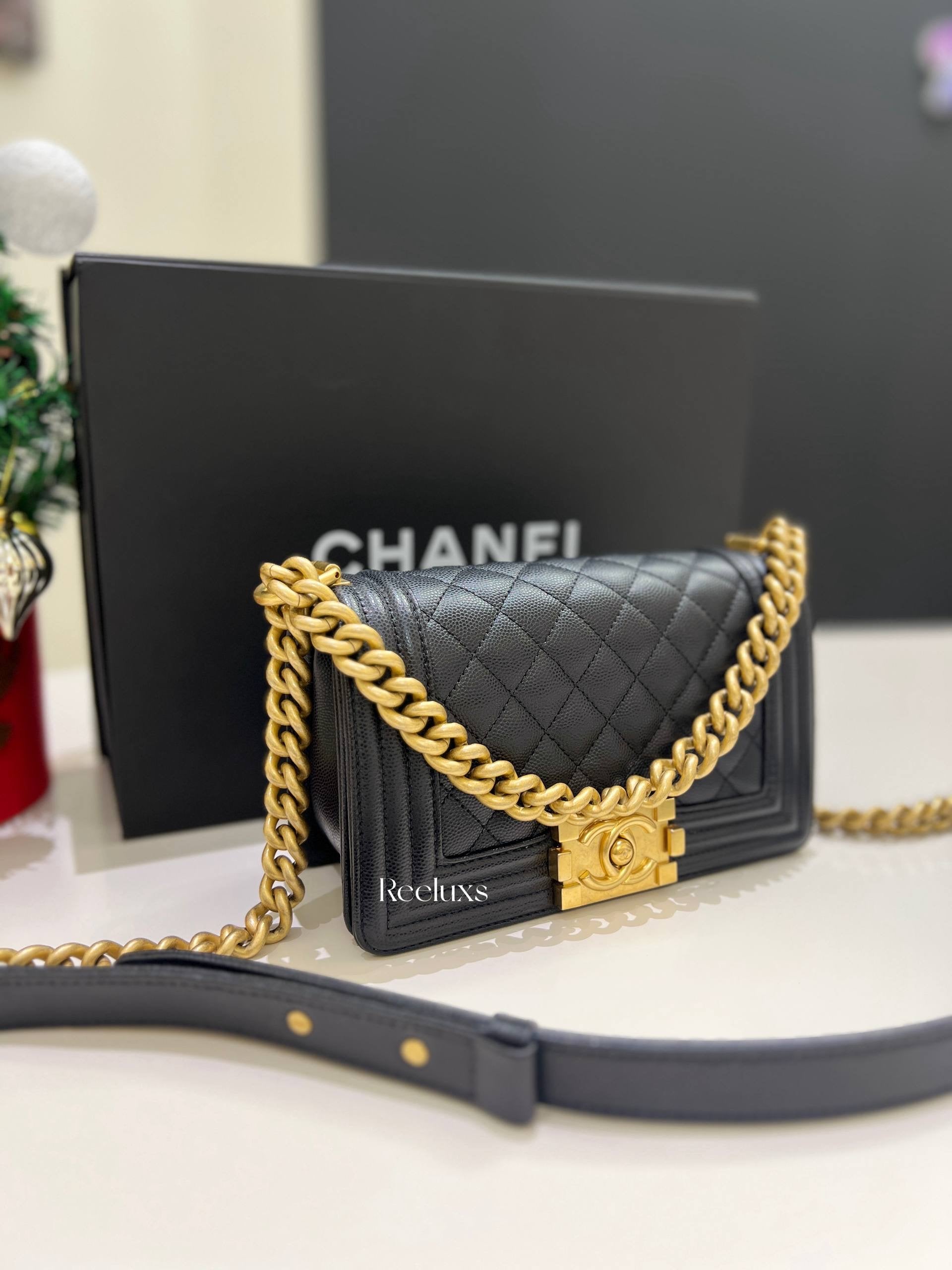 Full Set Microchip CHANEL Boy Caviar Skin Small Flap Women's Sling Bag