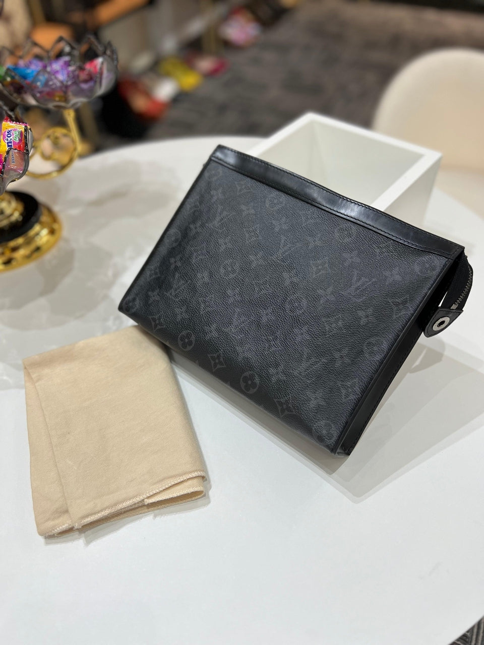 Louis Vuitton Eclipse Pochette
Discovery Pm Clutch - Reeluxs 