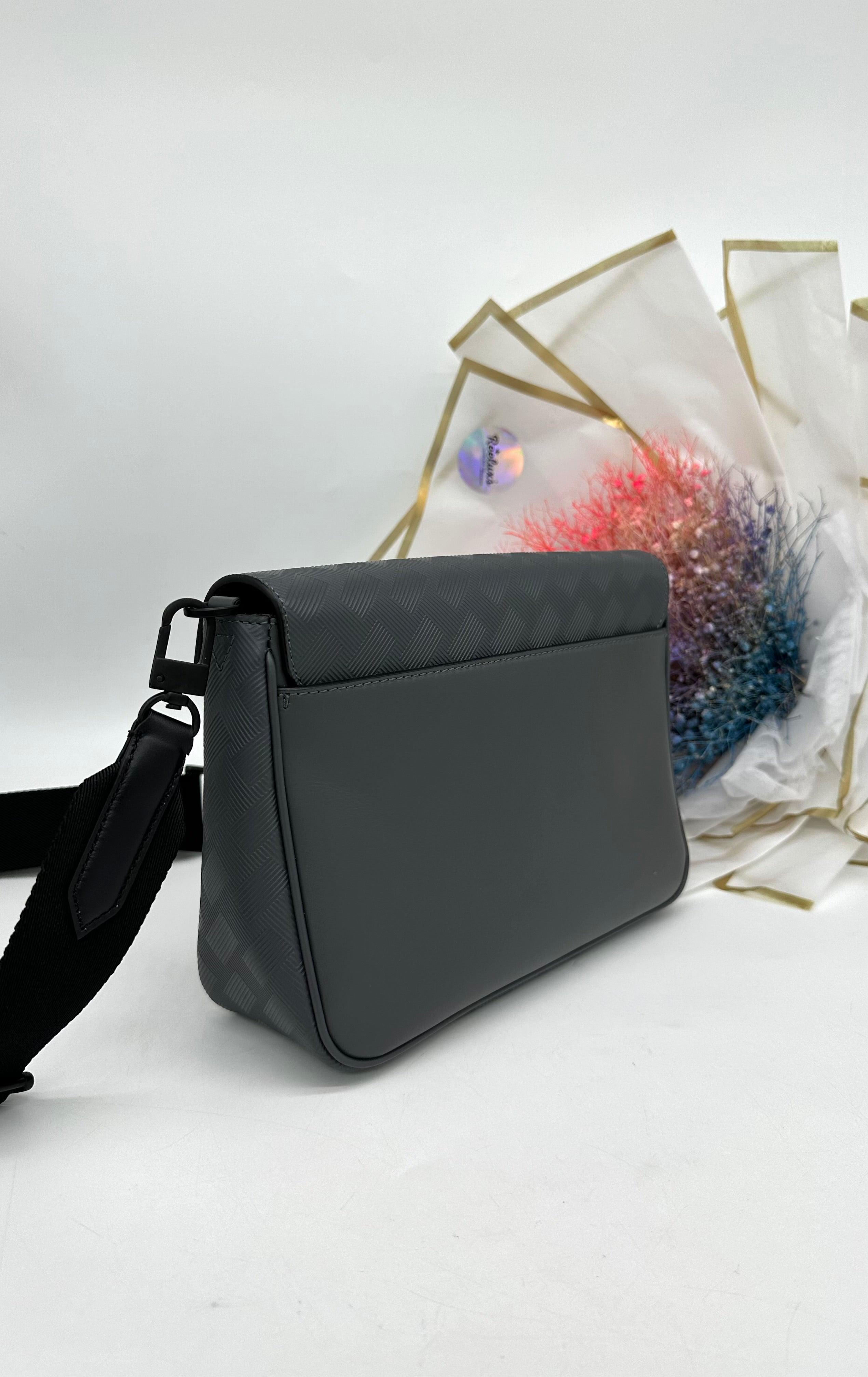 MONTBLANC Extreme 3.0 Cross-Grain Leather Pouch - Reeluxs 