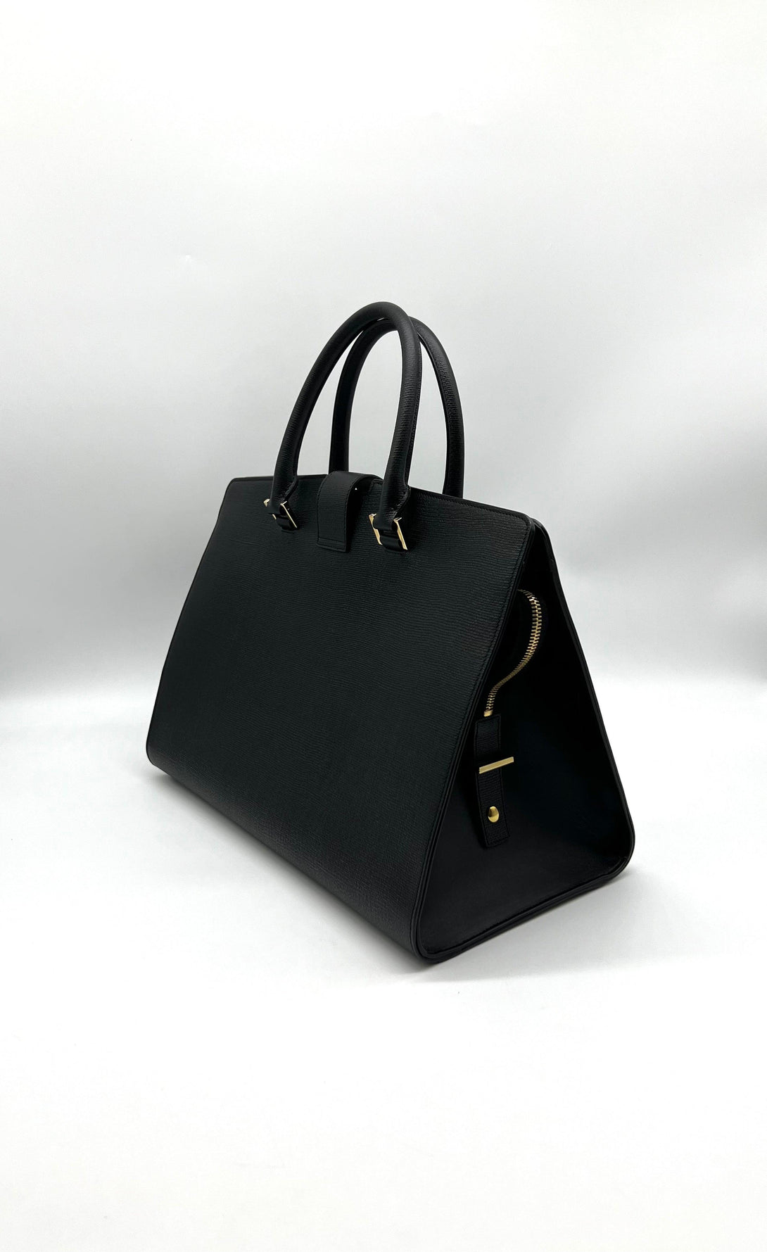 Yves Saint Laurent Black Leather Medium Y Cabas Chyc Tote - Reeluxs 