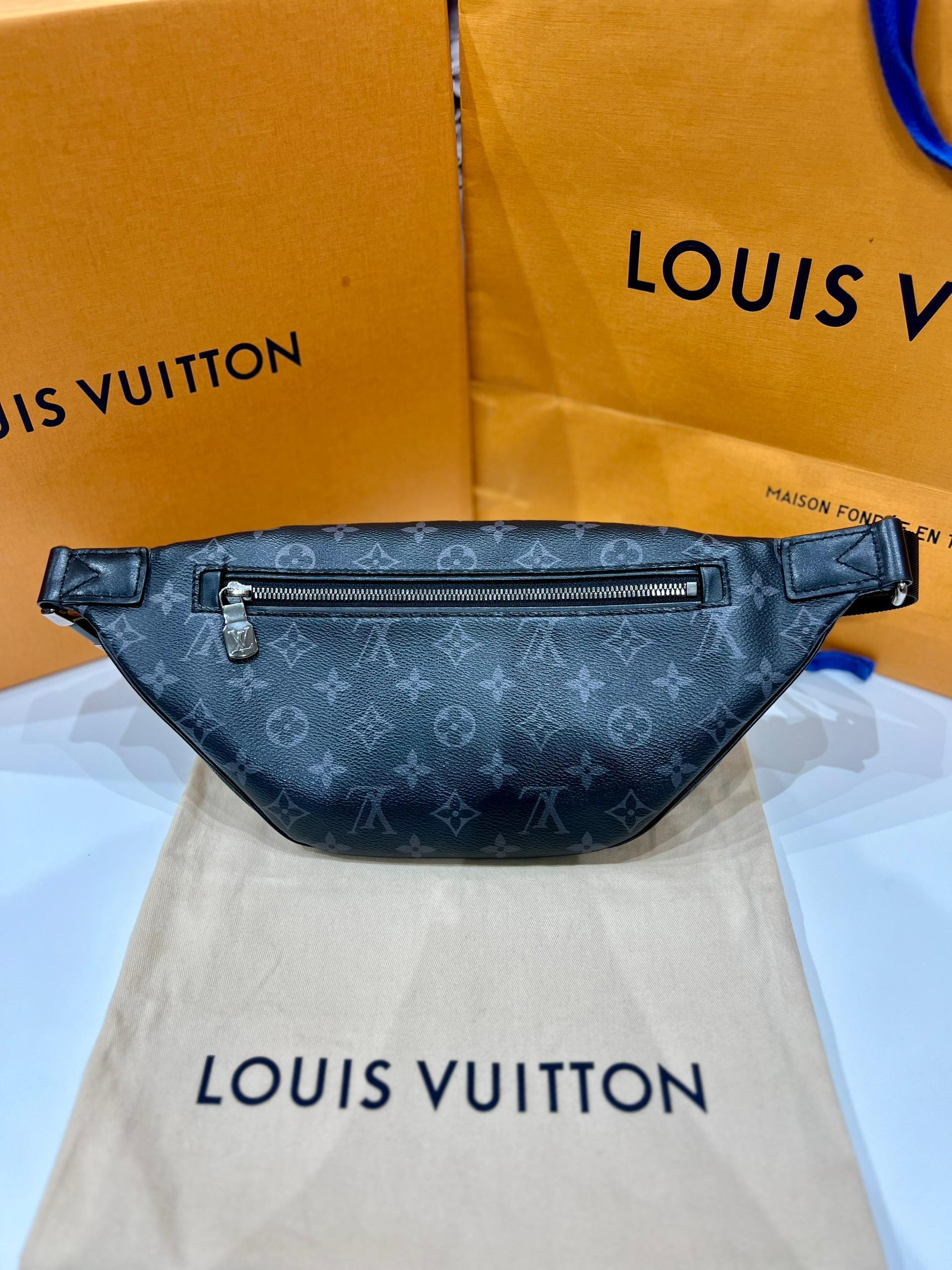 LOUIS VUITTON Discovery bumbag - Reeluxs 