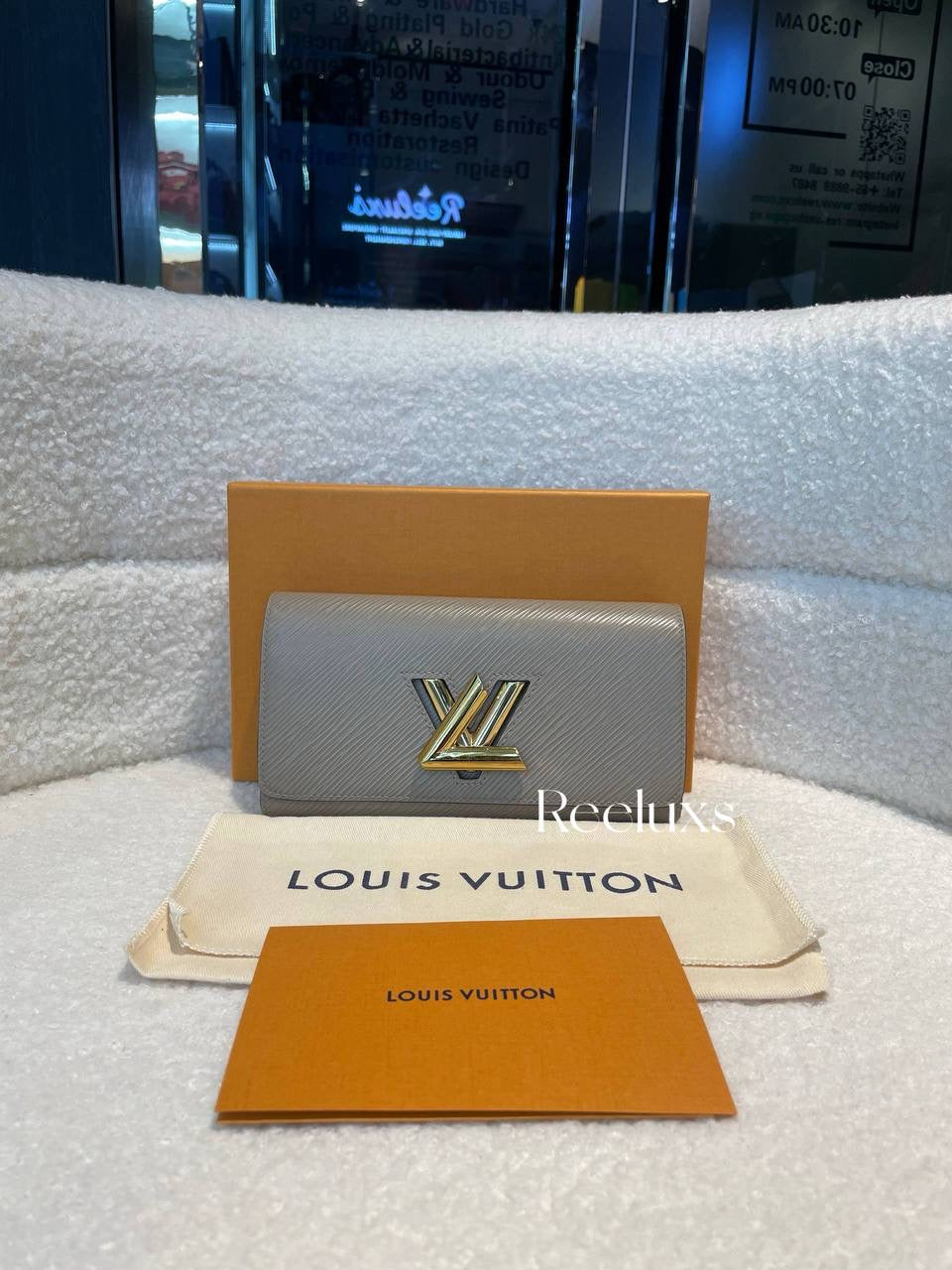 LOUIS VUITTON LV  Twist Wallet Galet Epi Leather