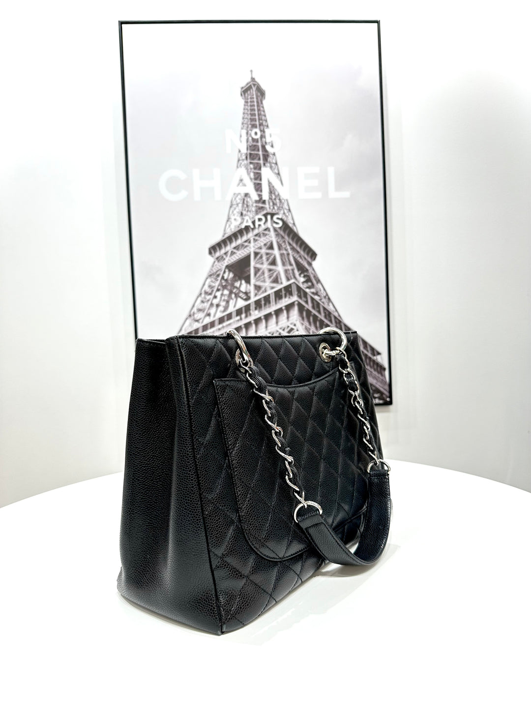 CHANEL Caviar Skin Matelasse Chain Shoulder Bag Black