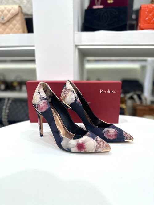 TED BAKER Kawaap Chelsea Floral Printed Court Heeled Shoes
