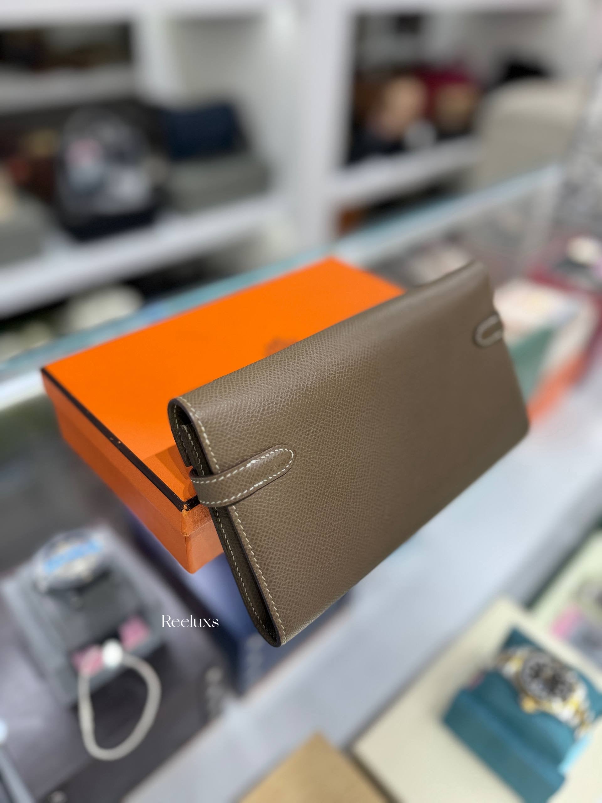 HERMÈS KELLY Classicque To Go Wallet In The Shade Etoupe