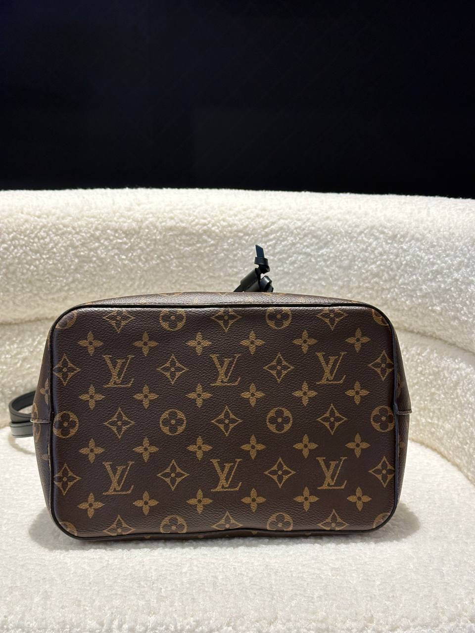 FULL SET LOUIS VUITTON LV Neonoe MM in Monogram Canvas, Black Strap Shoulder Bag GHW ( NFC )