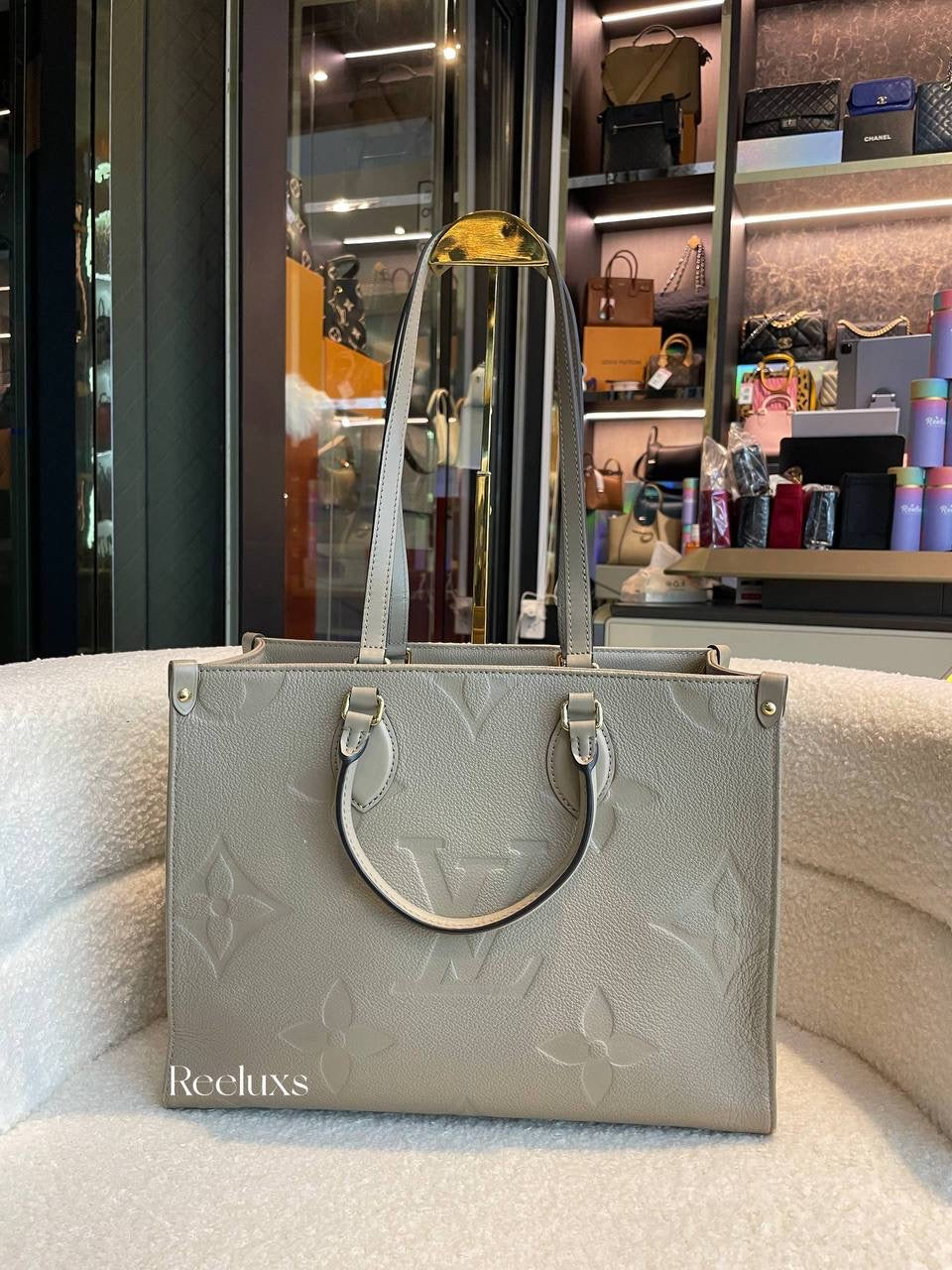 Louis Vuitton LV Onthego MM Empreinte Beige Tote Bag