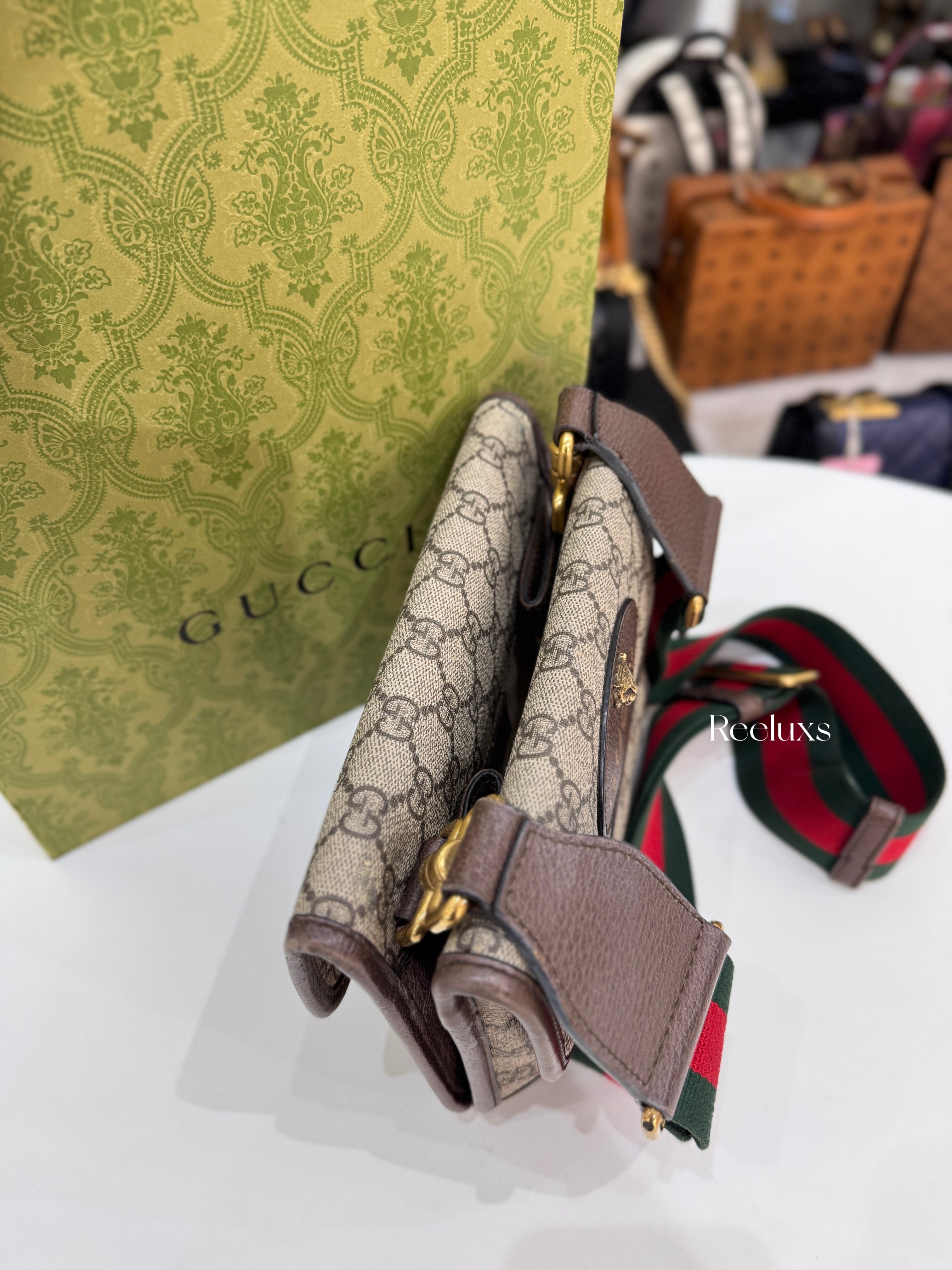 GUCCI Neo Vintage GG Supreme Messenger Bag