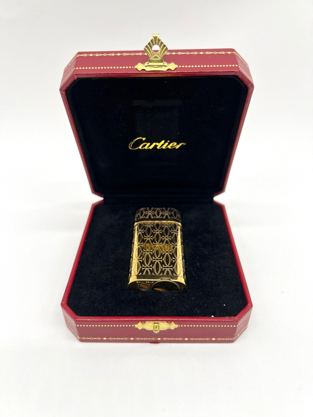 CARTIER Full Body C De Engraving Metal Lighter Finish Yellow Gold - Reeluxs 