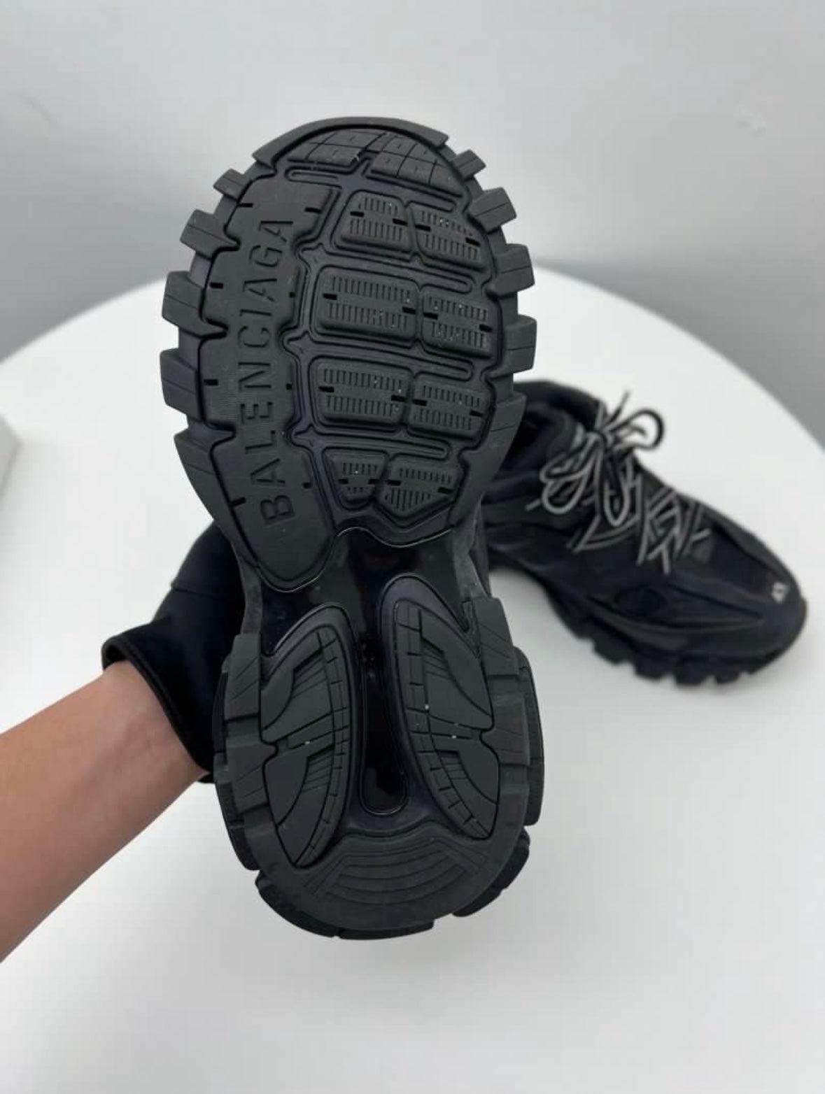 Balenciaga Track Sneakers in
Black Size 43 - Reeluxs 