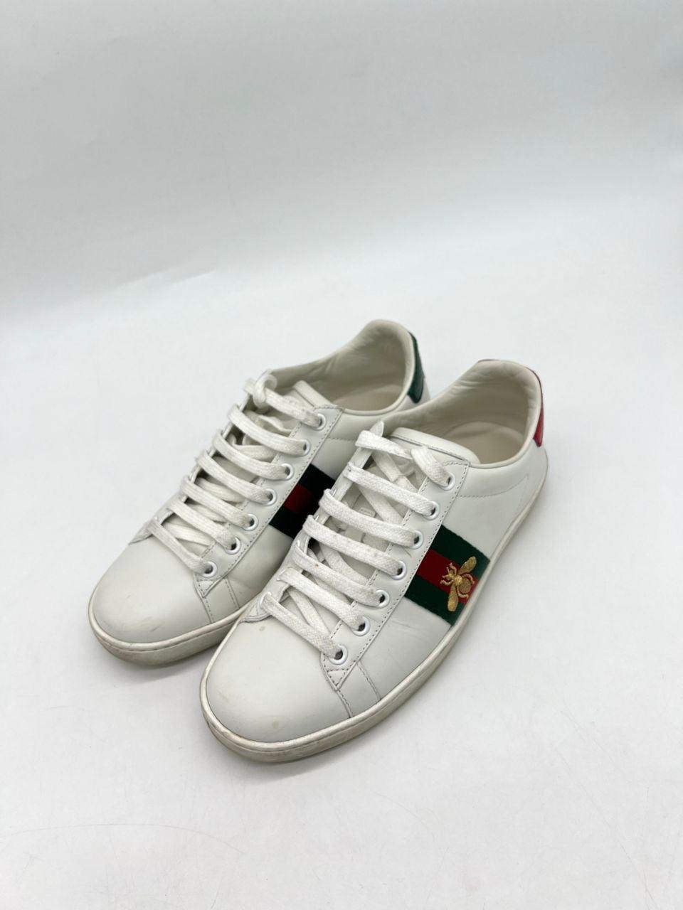 GUCCI Calfskin Ayers Bee Embroidered Ace Sneakers White &amp; Red Shoes For Unisex - Reeluxs 