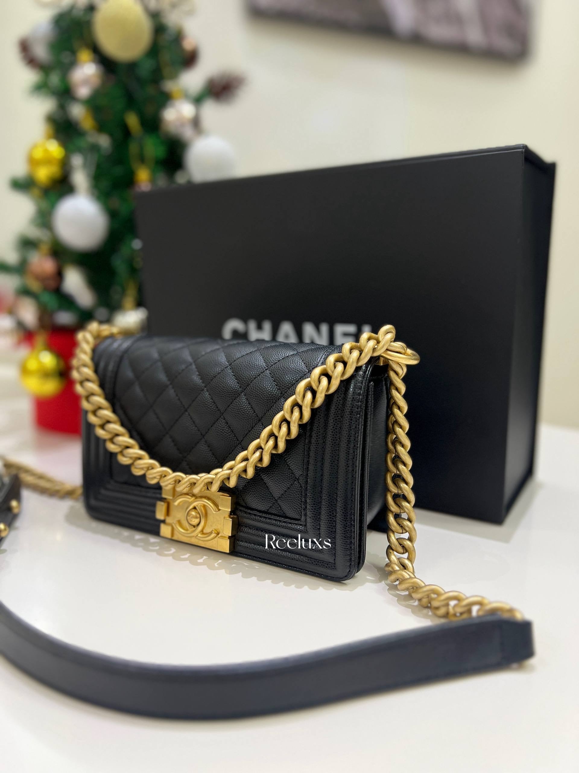 Full Set Microchip CHANEL Boy Caviar Skin Small Flap Women's Sling Bag