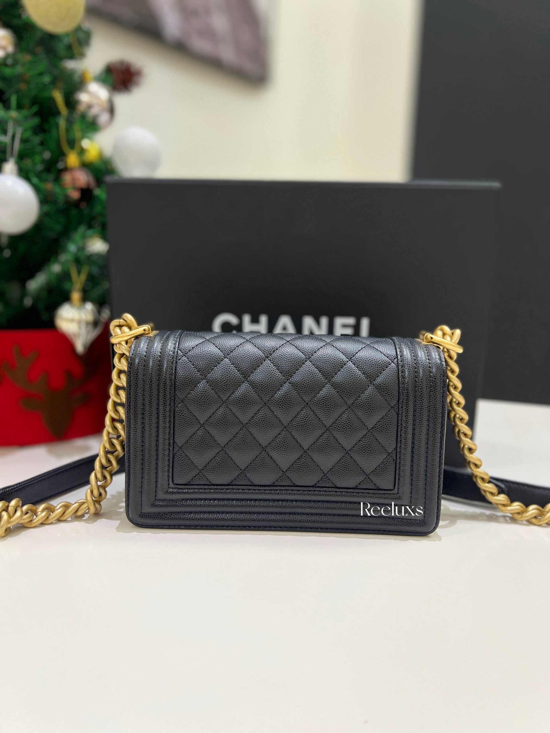 Full Set Microchip CHANEL Boy Caviar Skin Small Flap Women's Sling Bag