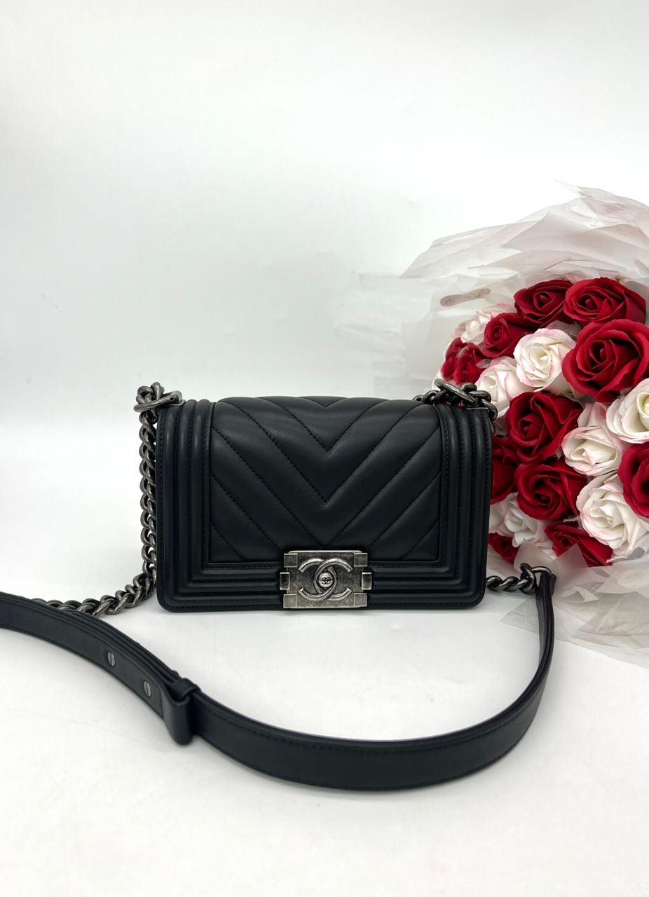 FAST DEAL CHANEL SMALL CHEVRON LEBOY BAG CALFSKIN BLACK - Reeluxs 