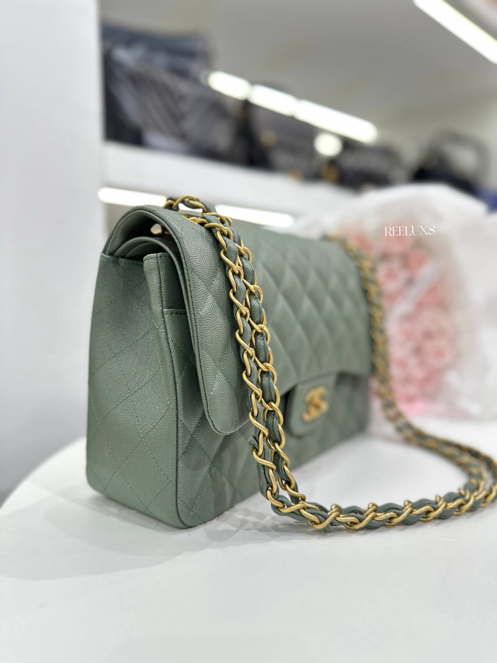 CHANEL Classic Jumbo Double Flap Bag