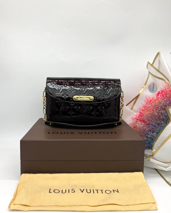 LOUIS VUITTON Amarante Dark Purple Vernis Rodeo Drive Handbag - Reeluxs 