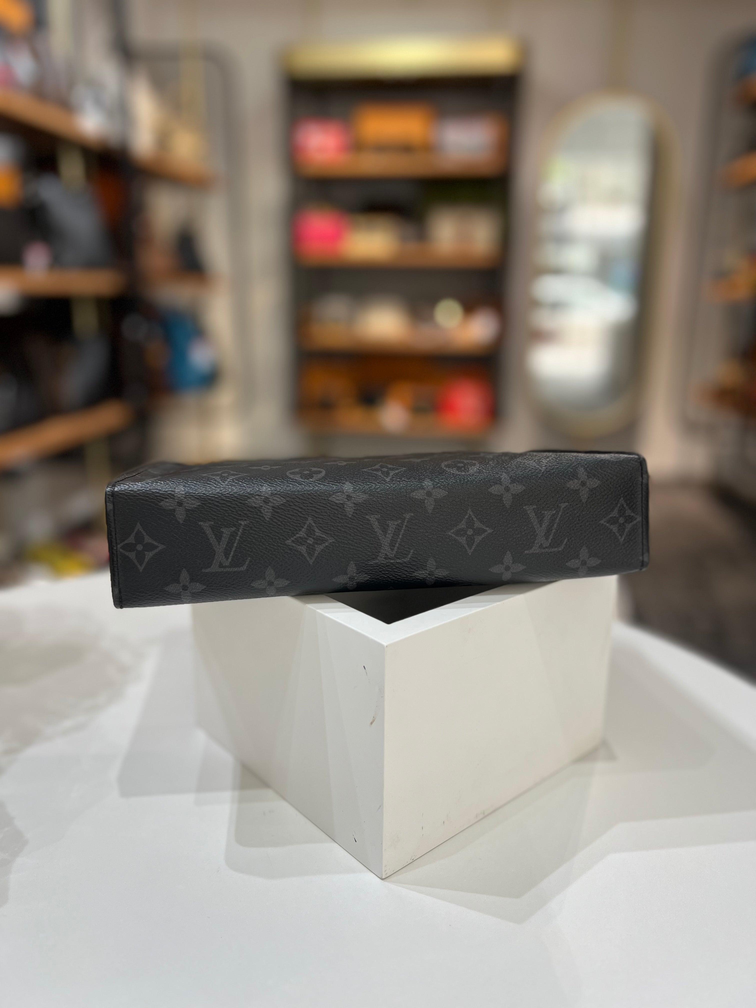 Louis Vuitton Eclipse Pochette
Discovery Pm Clutch - Reeluxs 