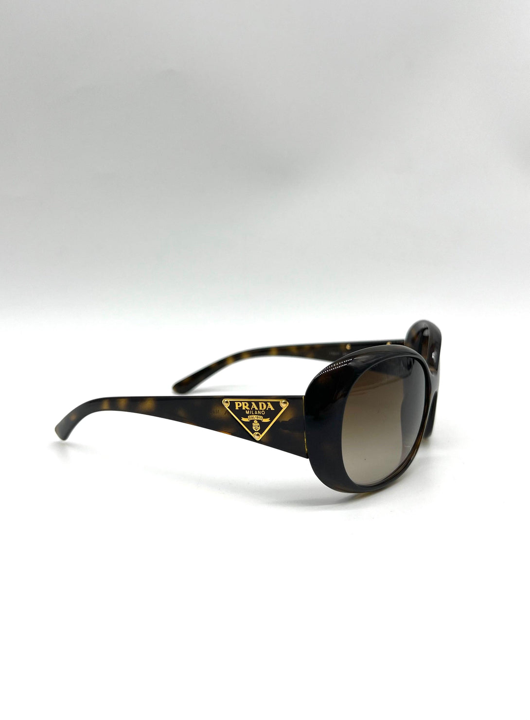 PRADA Brown Oversized Oval Frame Sunglasses - Reeluxs 