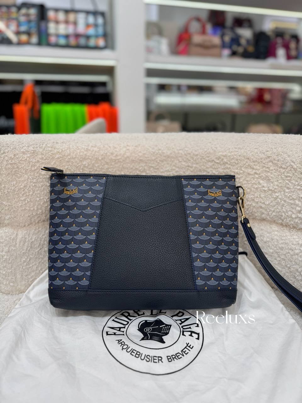 Fauré Le Page Carry On 21 Pouch