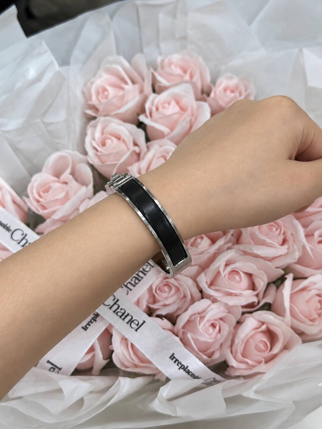 HERMES Palladium Plated Matte Black Enamel Kelly Bracelet