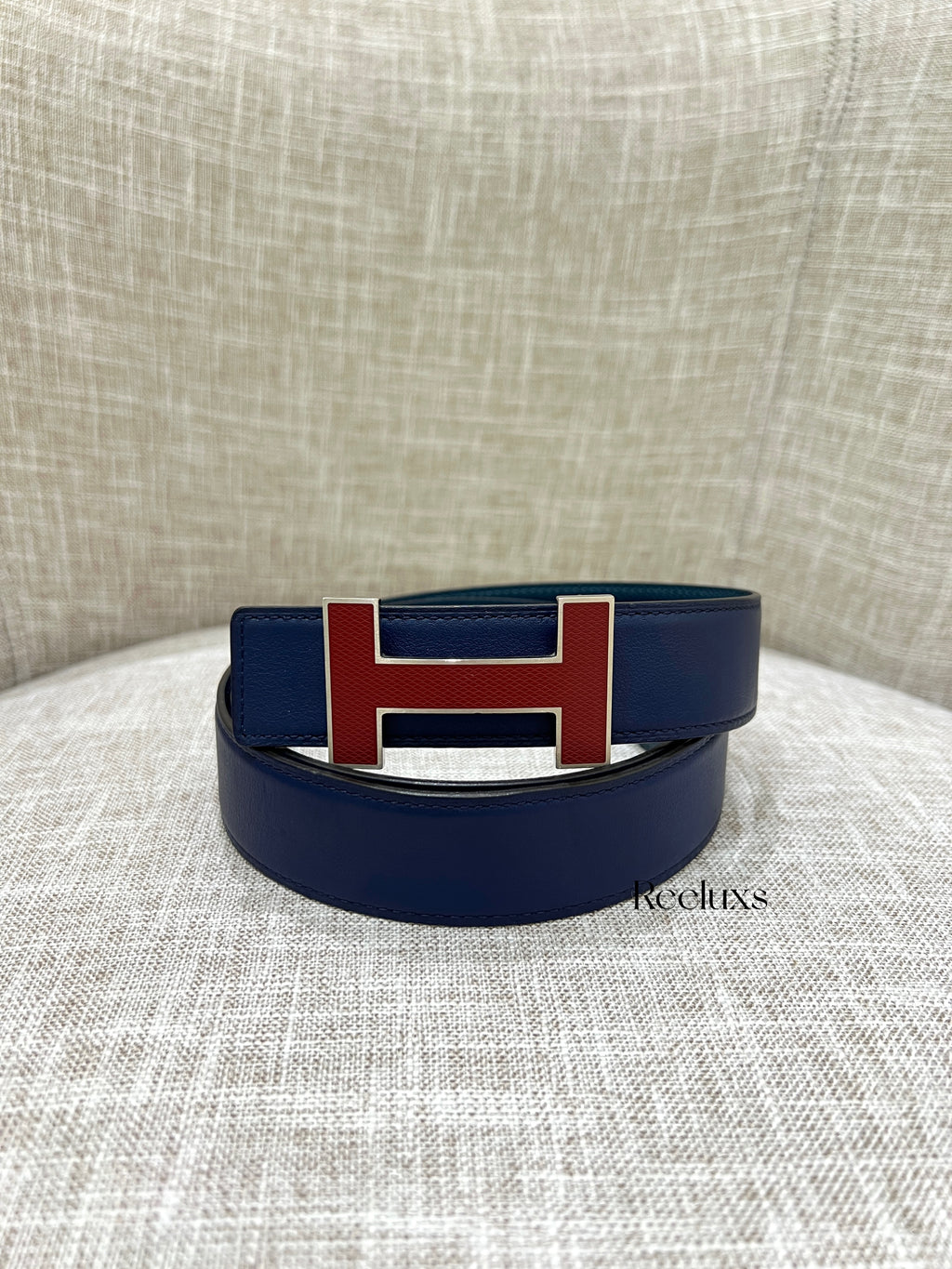 HERMES Reversible Leather Belt Featuring Iconic 'H' Buckle