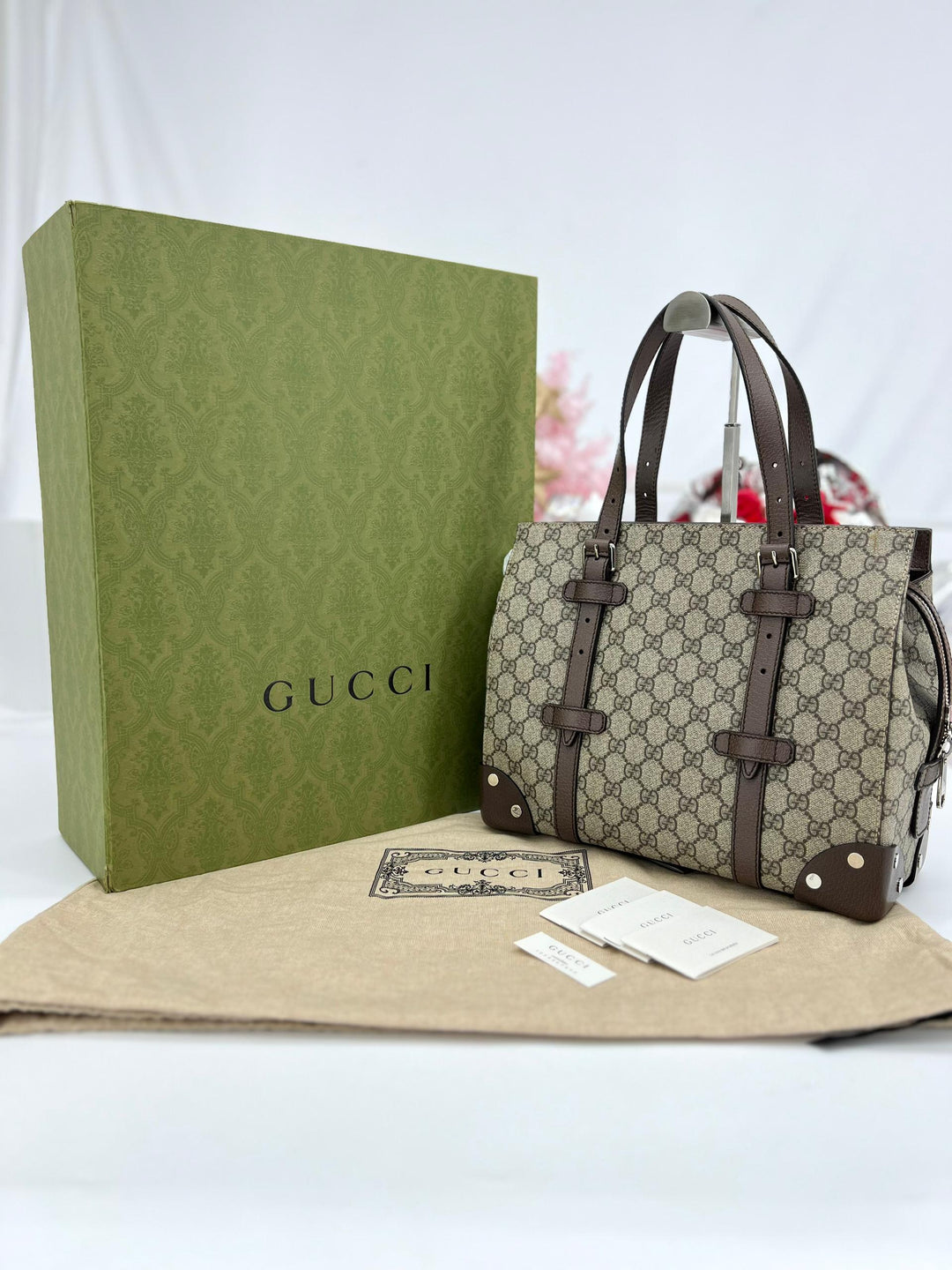 GUCCI
GG Supreme Canvas Tote Bag