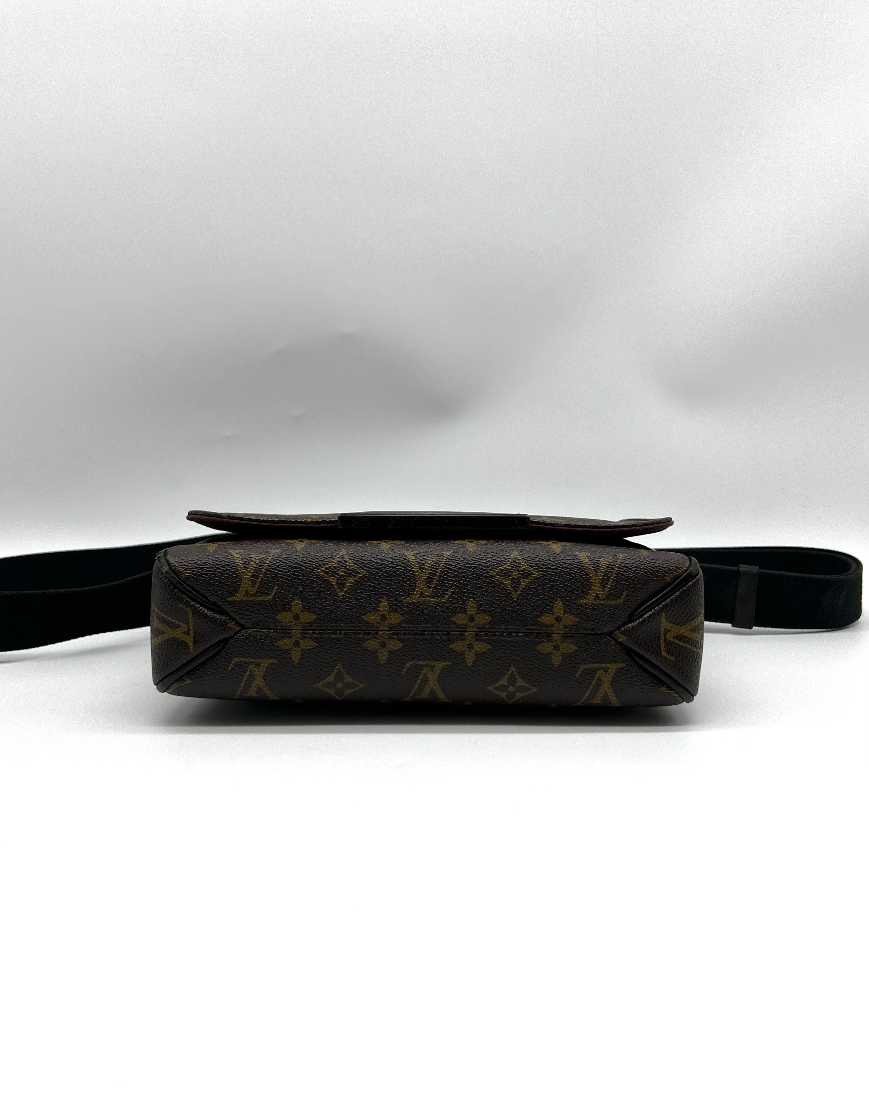 LOUIS VUITTON Monogram District PM Brown Messenger Bags - Reeluxs 
