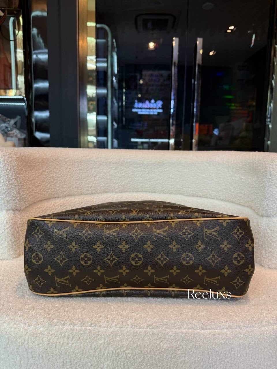 LOUIS VUITTON LV Batignolles Horizontal Shoulder Bag