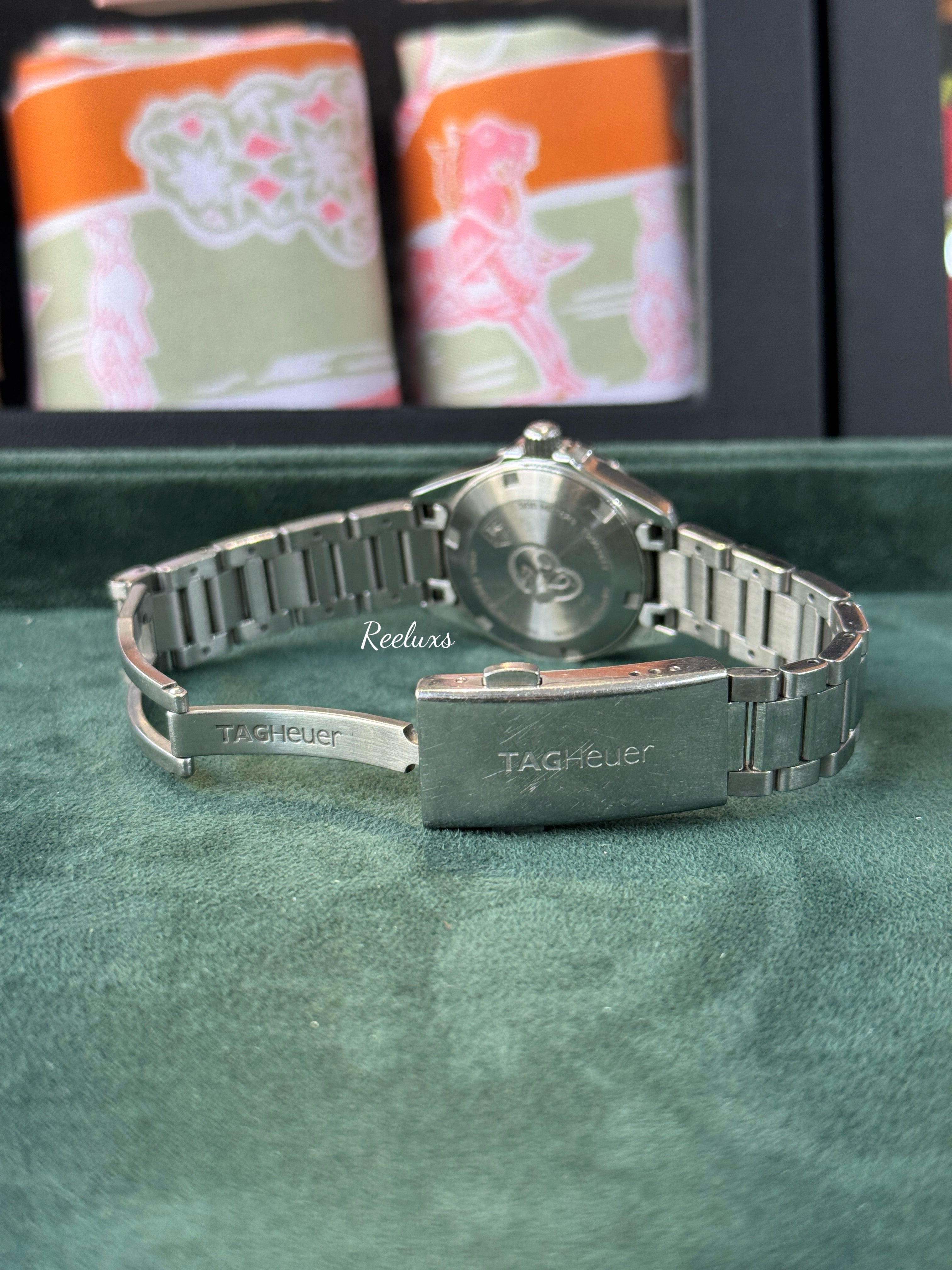 TAG Heuer Aquaracer Quartz With A Mother-of-pearl Dial and Steel Case 27 mm