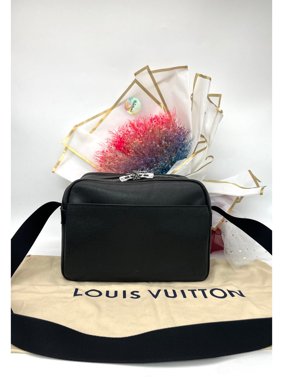 LOUIS VUITTON
Reporter Shoulder Bag - Reeluxs 