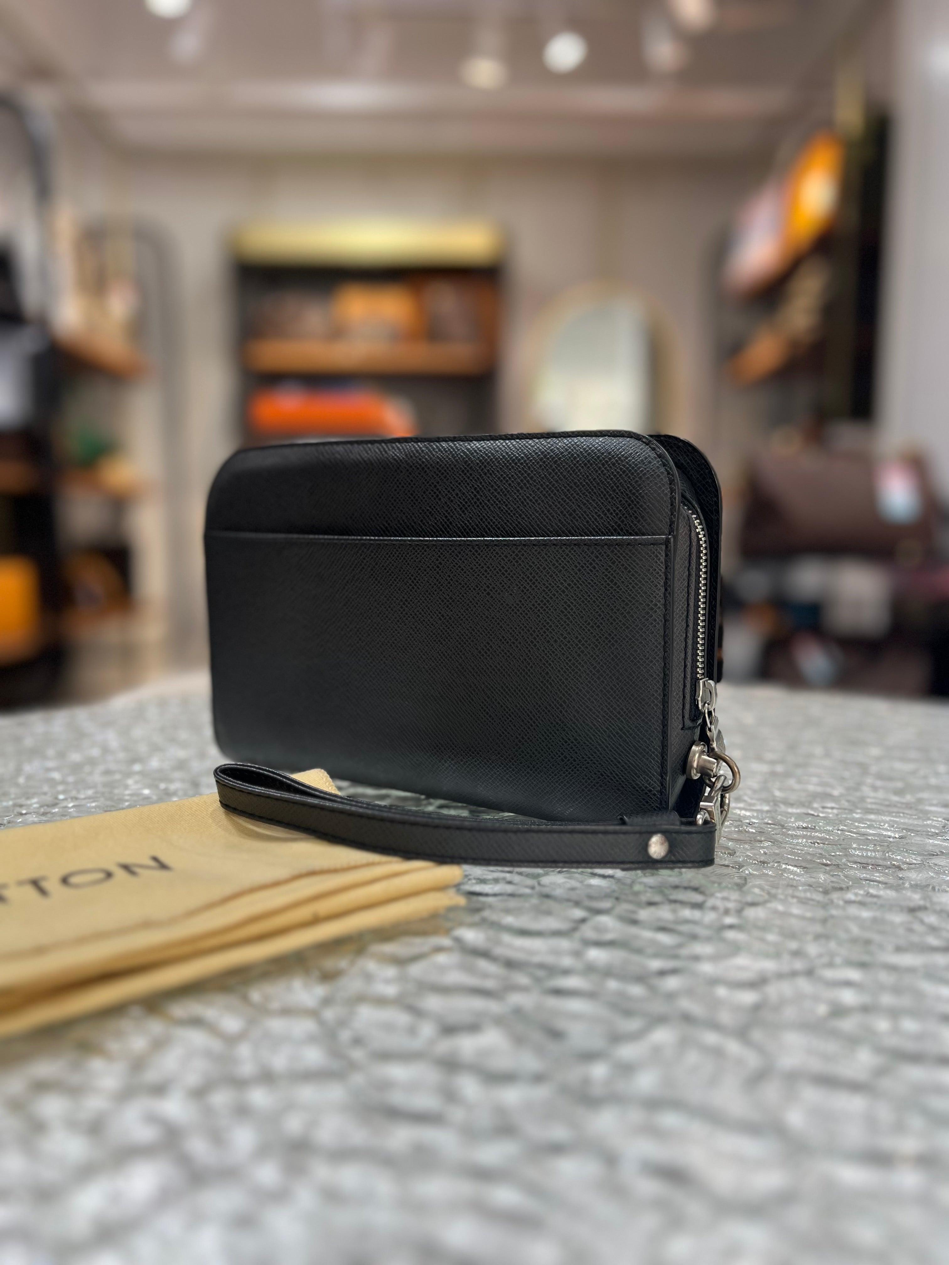 Louis Vuitton Taiga Baikal 
Men's Clutch - Reeluxs 