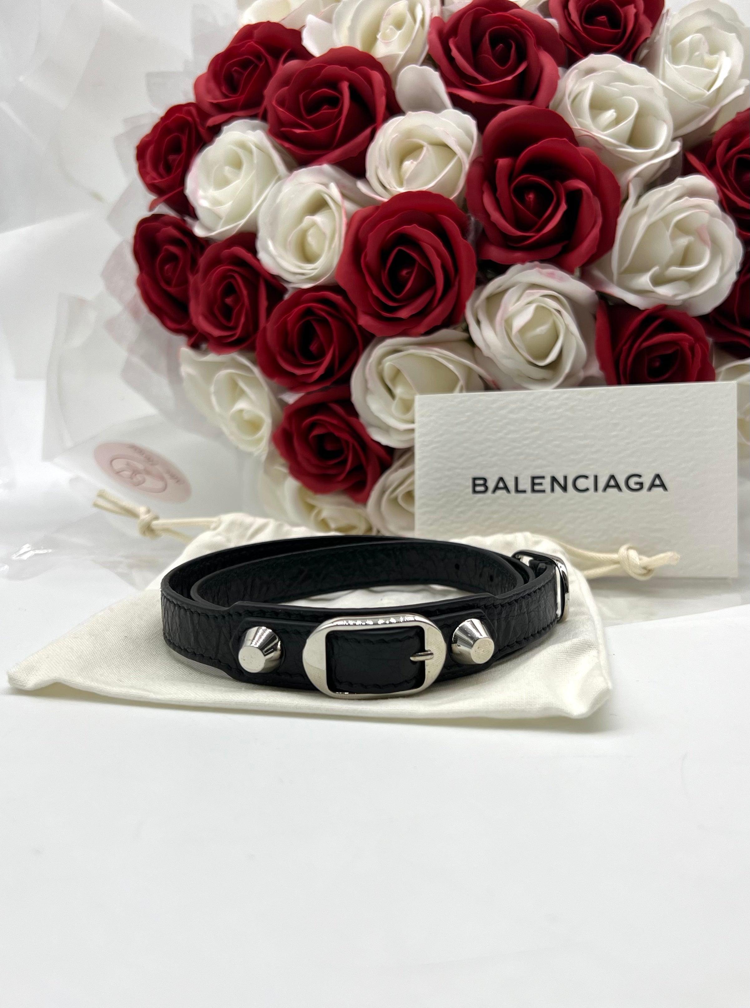 BALENCIAGA Arena Leather Classic Triple Tour Wrap Bracelet in Gris Fossile Gray - Reeluxs 