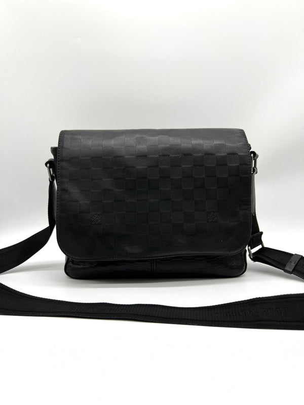 Louis Vuitton District Messenger Bag Damier Infini Leather MM - Reeluxs 