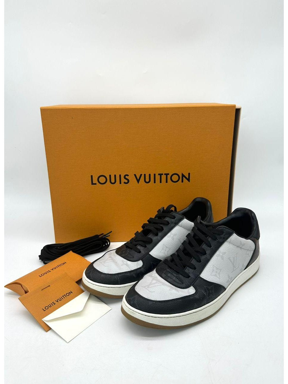 Louis Vuitton Rivoli Sneakers - Reeluxs 