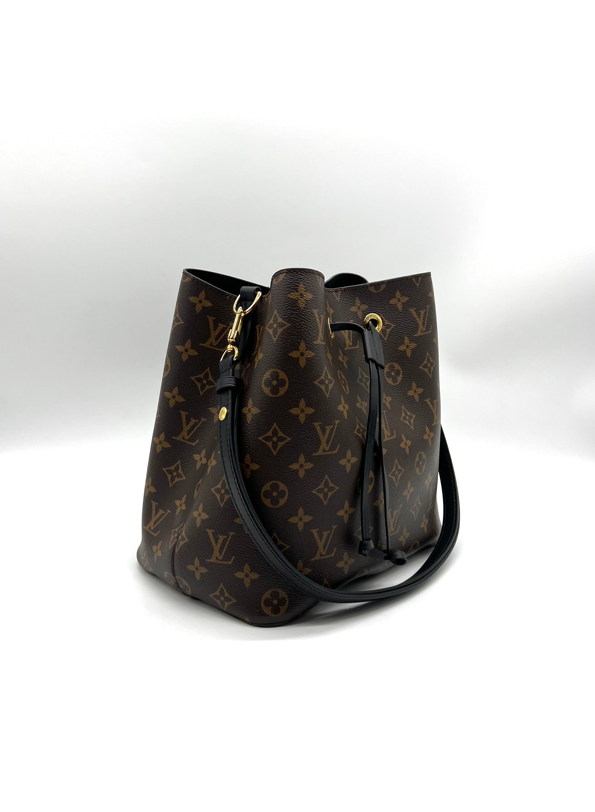 LOUIS VUITTON
Neo Noe Shoulder Bag - Reeluxs 